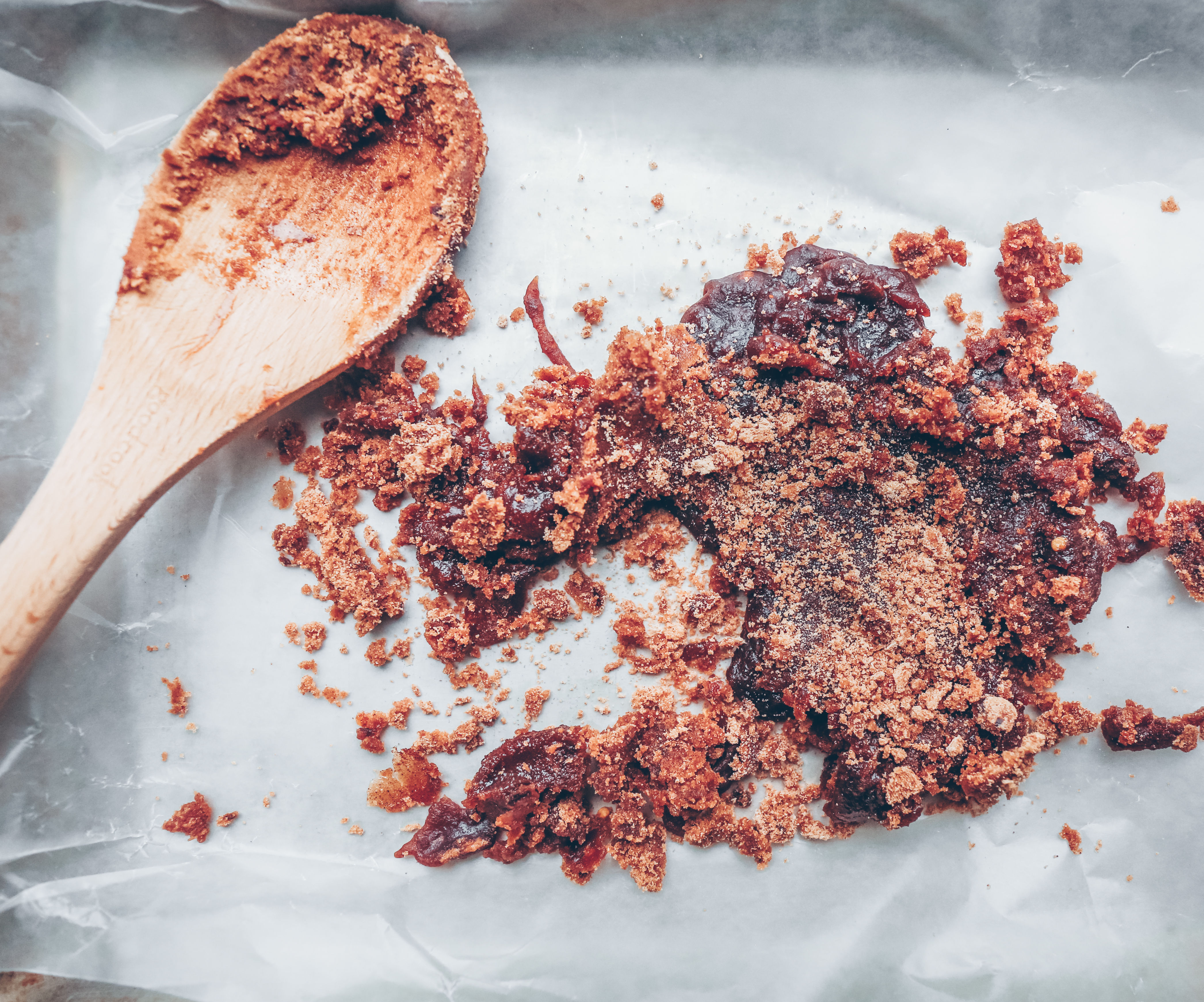 4-Ingredient Spicy Hot Cinnamon Crunch Candy (Super Easy)