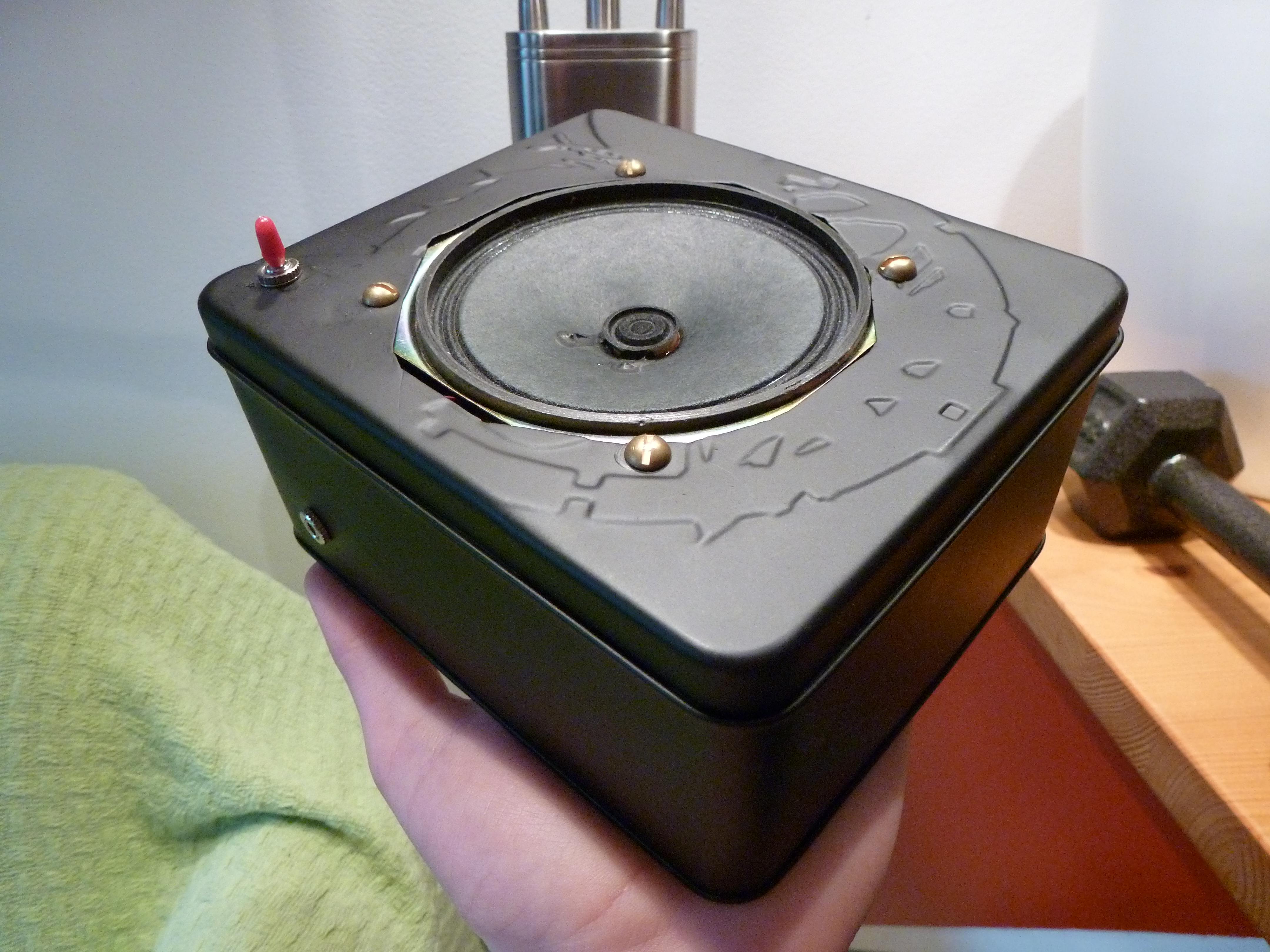 The BlackBox - A amplifying speaker box made of mostly recycled parts!