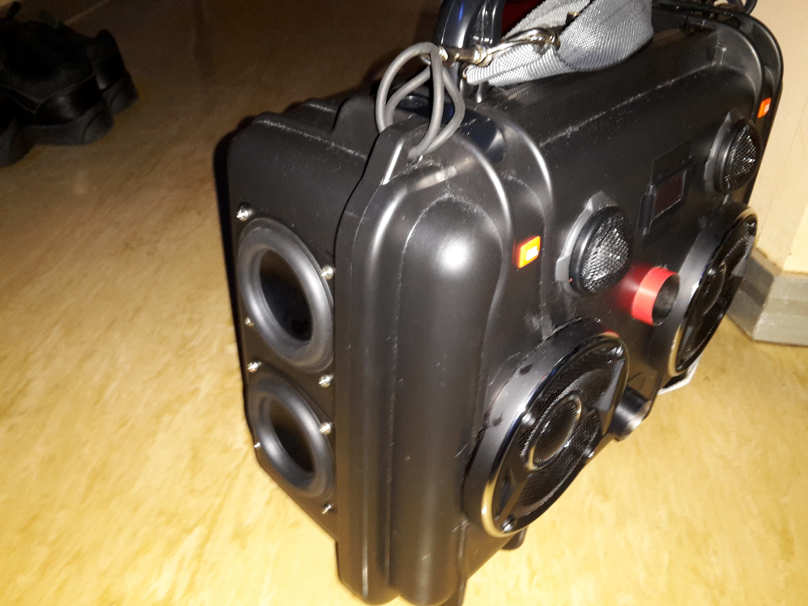 Portable speaker JBL GTO429 + JBL TWEETS + 2 DAYTON 3 1/2' WOOFERS