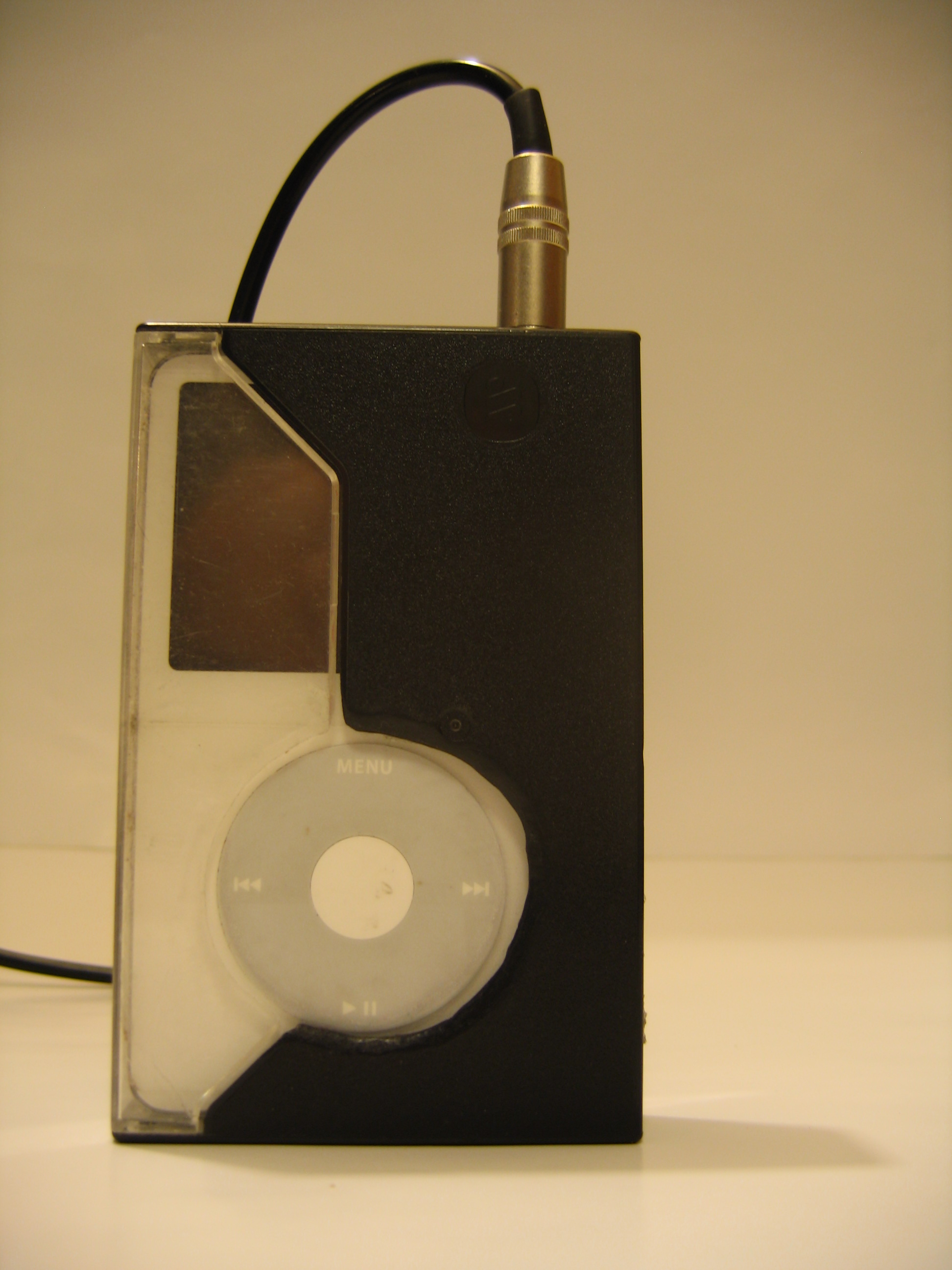 Reincarnate a Cassette Case as an iPod Case