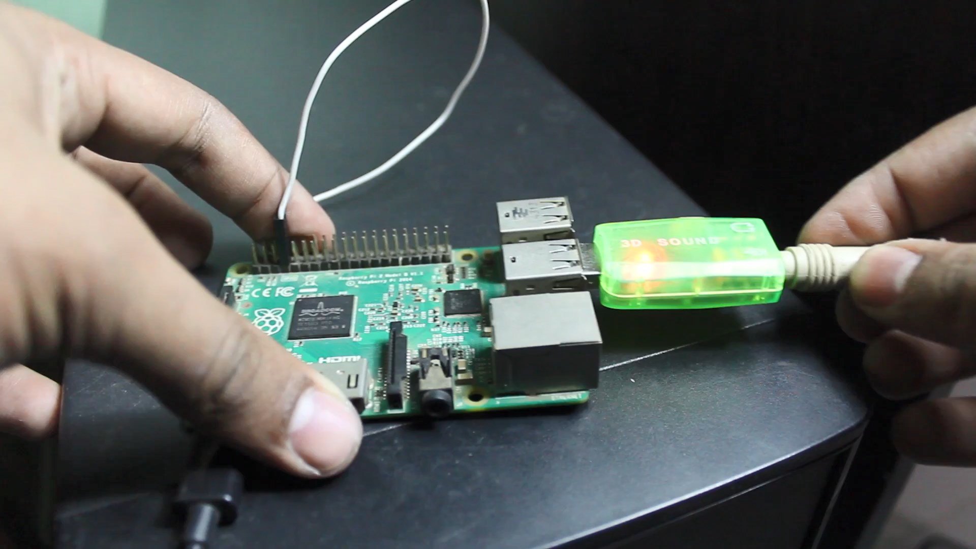 How to Make a FM Transmitter with RaspberryPi and Broadcast Yourself.mp4_snapshot_01.11_[2017.06.14_15.14.02].jpg