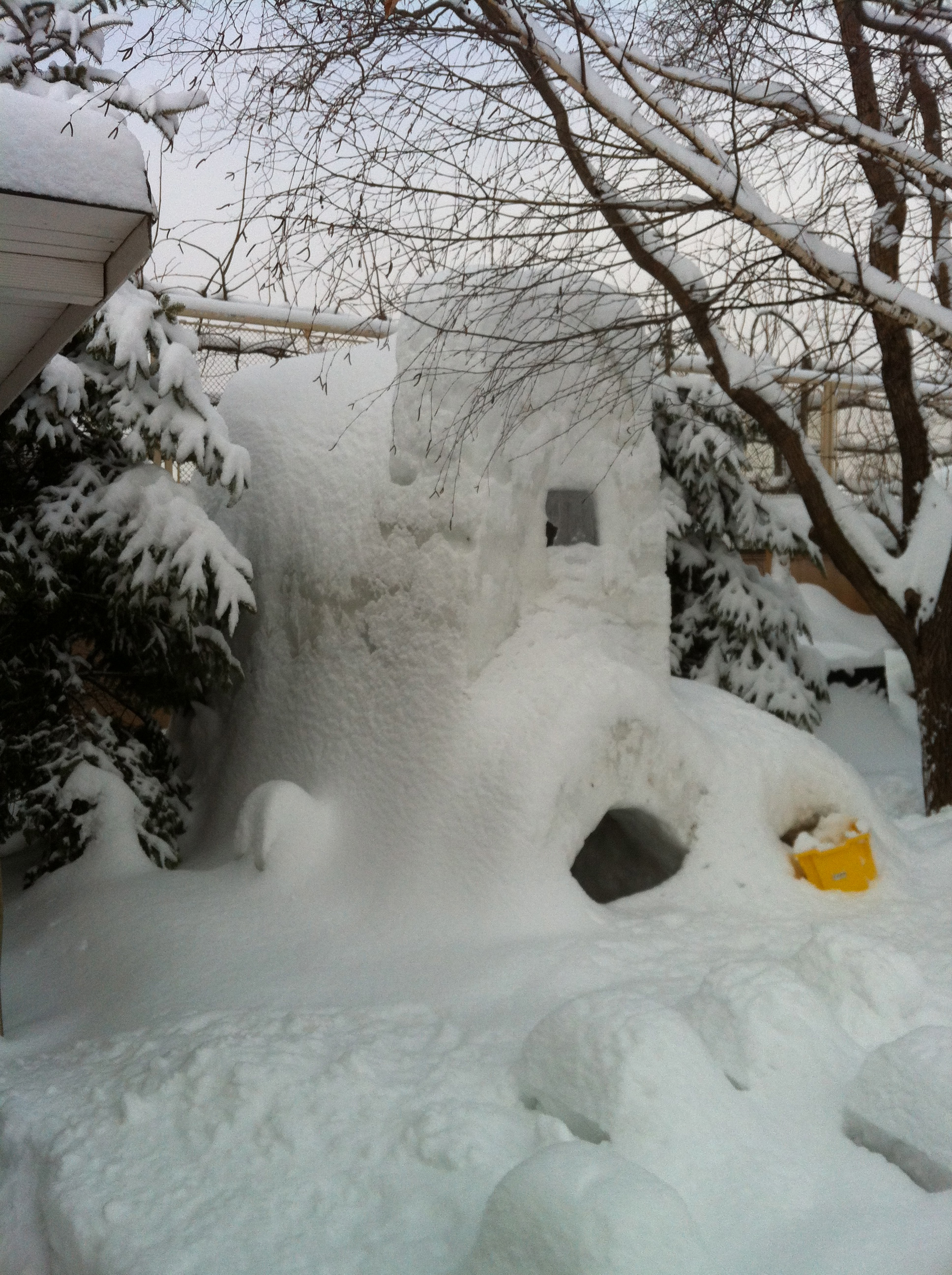 How to make the Massive 3 floor Snow fort.