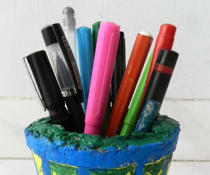 Pen Holder using Paper