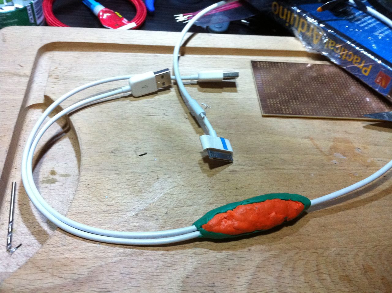 iPad Dual-USB Charging cable