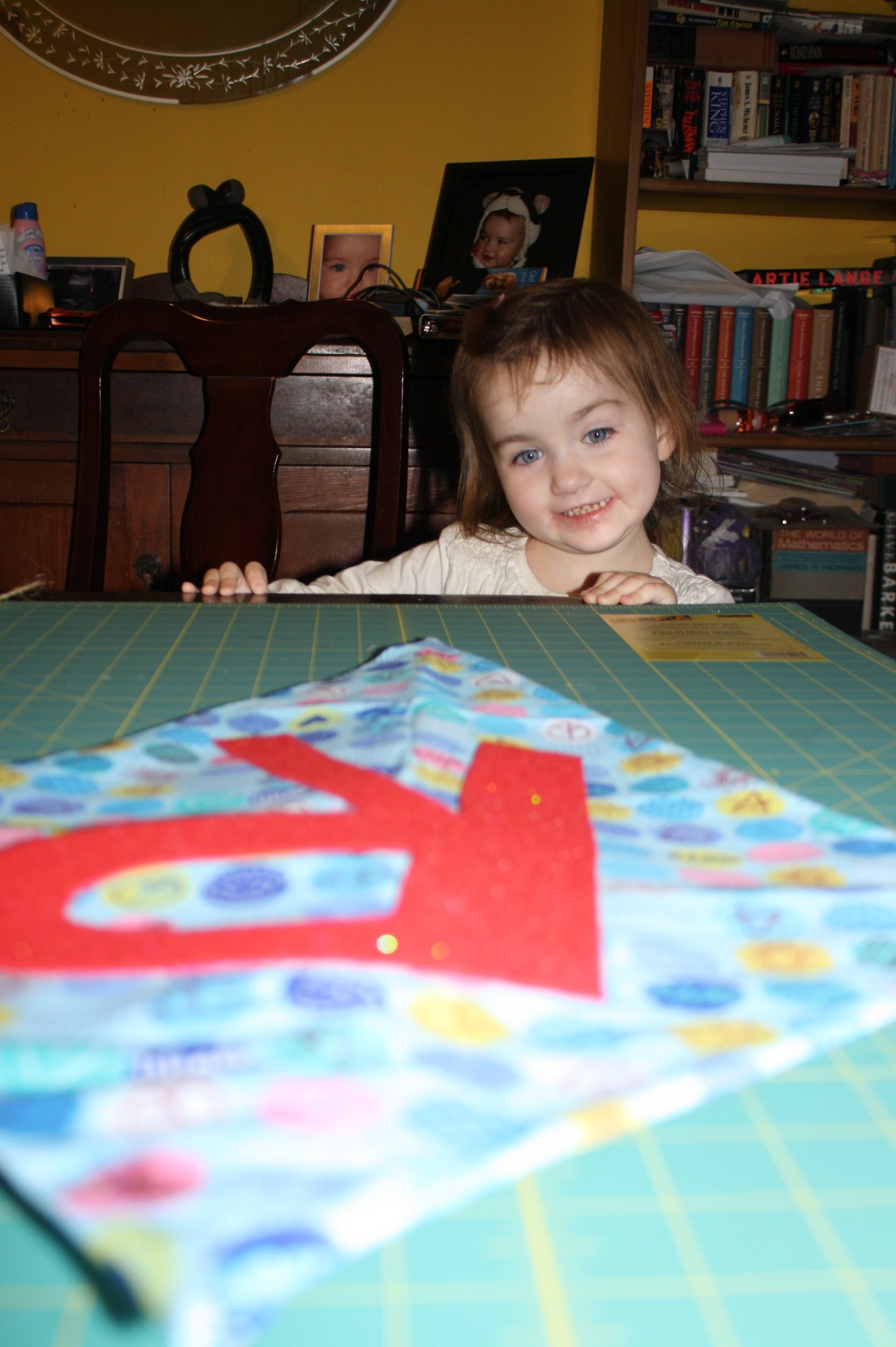 "R" Kite