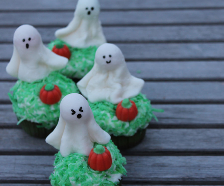 Haunted Pumpkin Patch Ghost Cupcakes!
