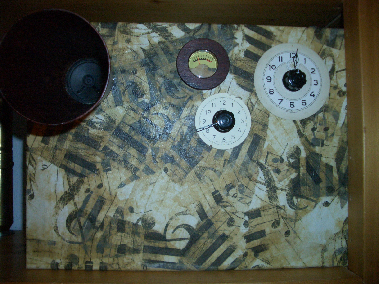 The picture frame radio. (A weekend project)