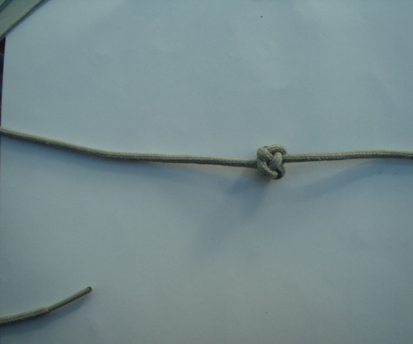 Single Strand Diamond Knot