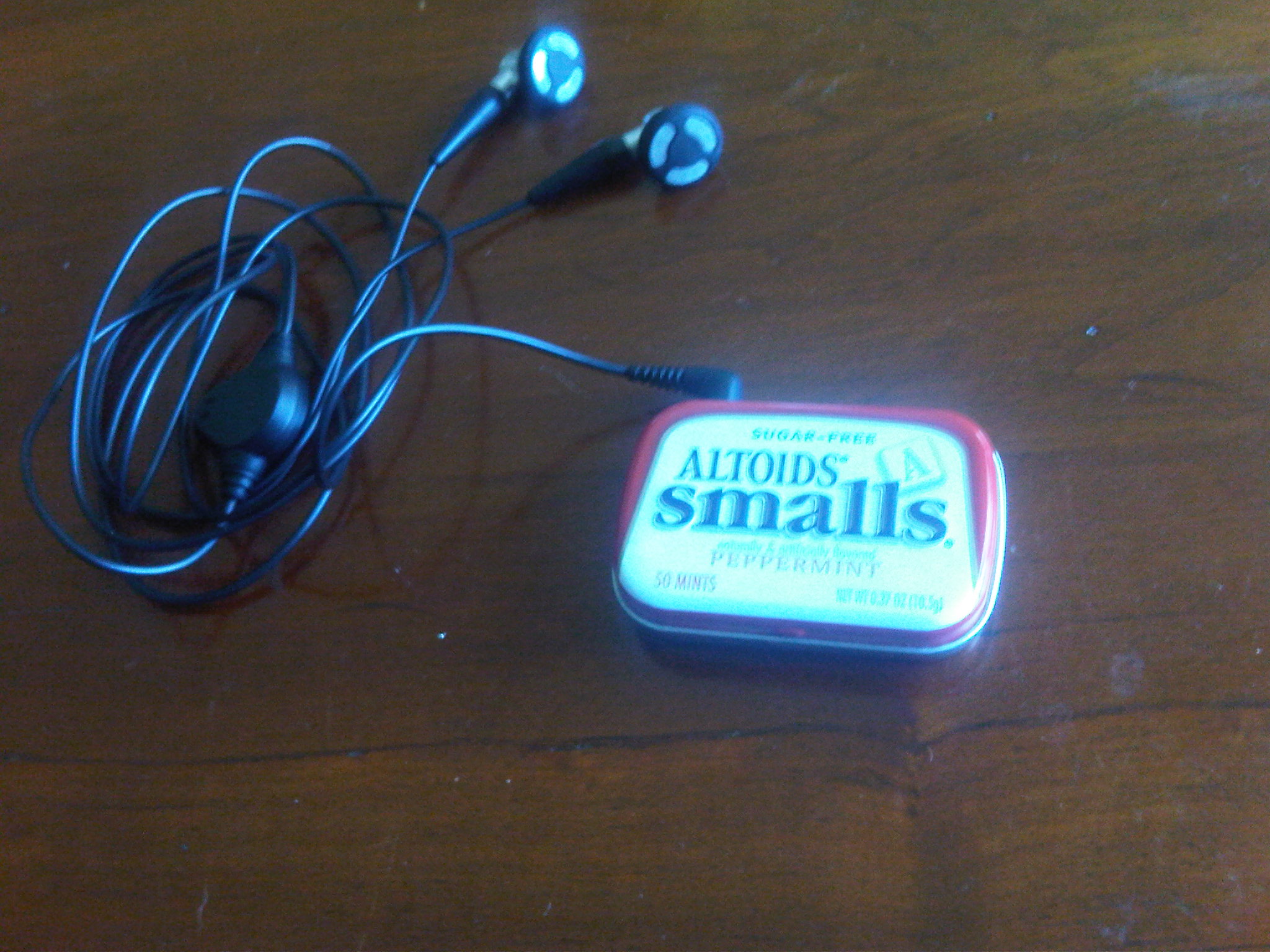 The Altoids Shuffle/Zen Case (Teachers wont notice!)