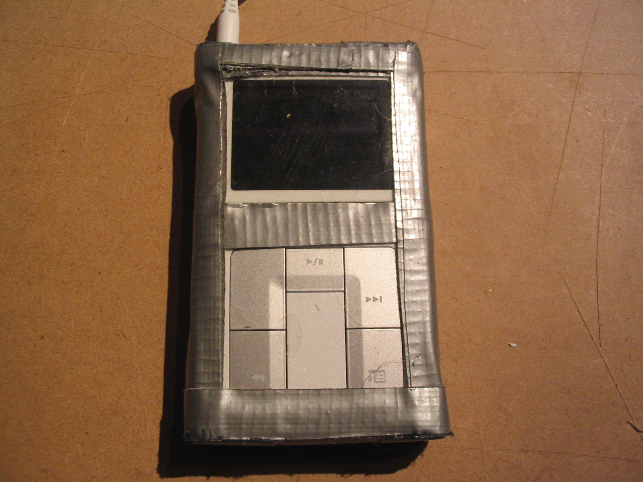 How to Make a Duct Tape Case for a Mp3 Player