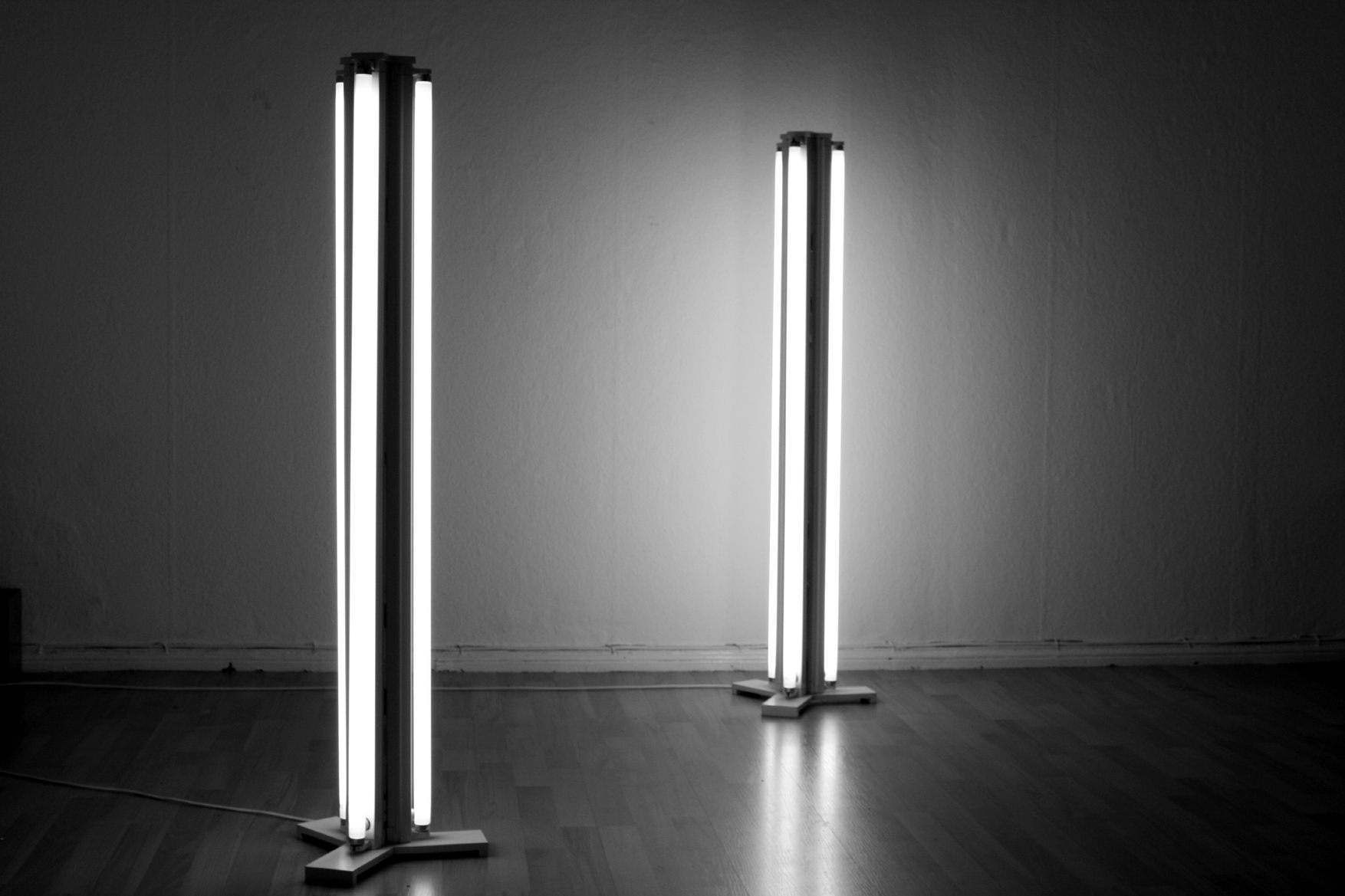 FLUORESCENT FLOOR LAMP