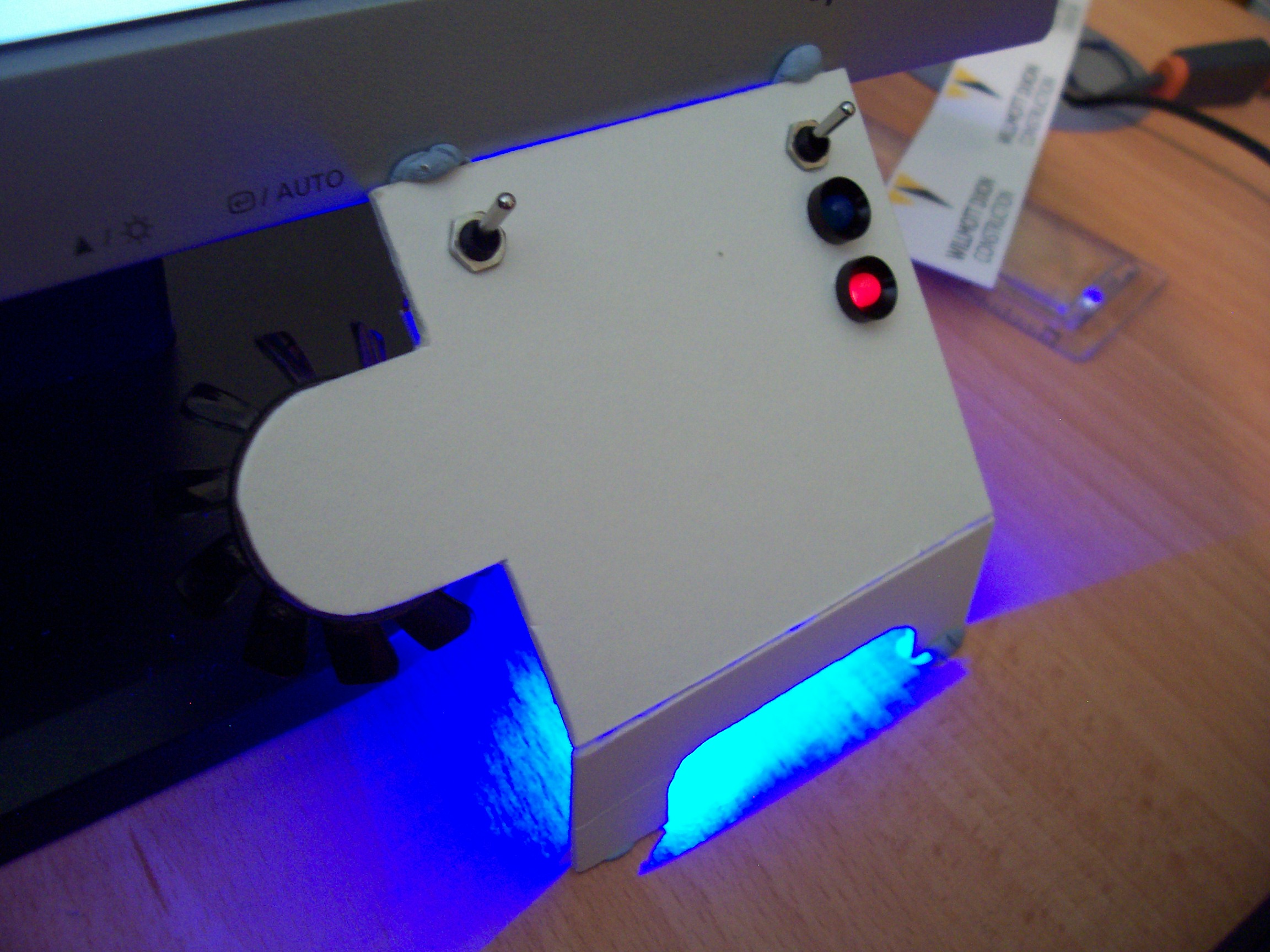 USB console: 5v power, reminder and fan
