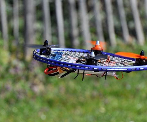 Raquette Drone or Racket Racer