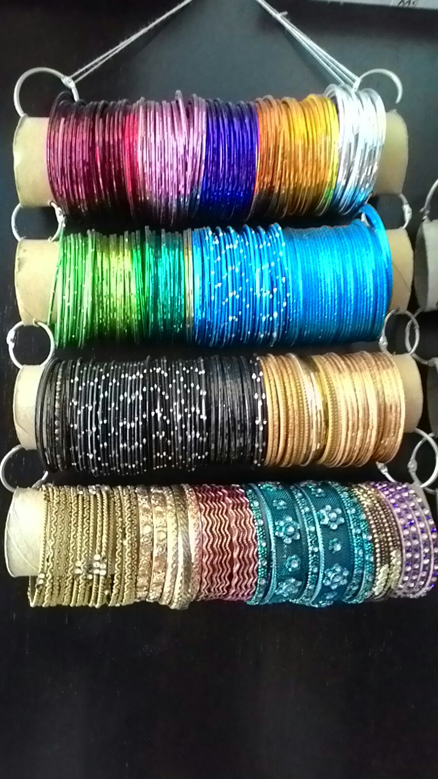 Simple Bangle Holder 