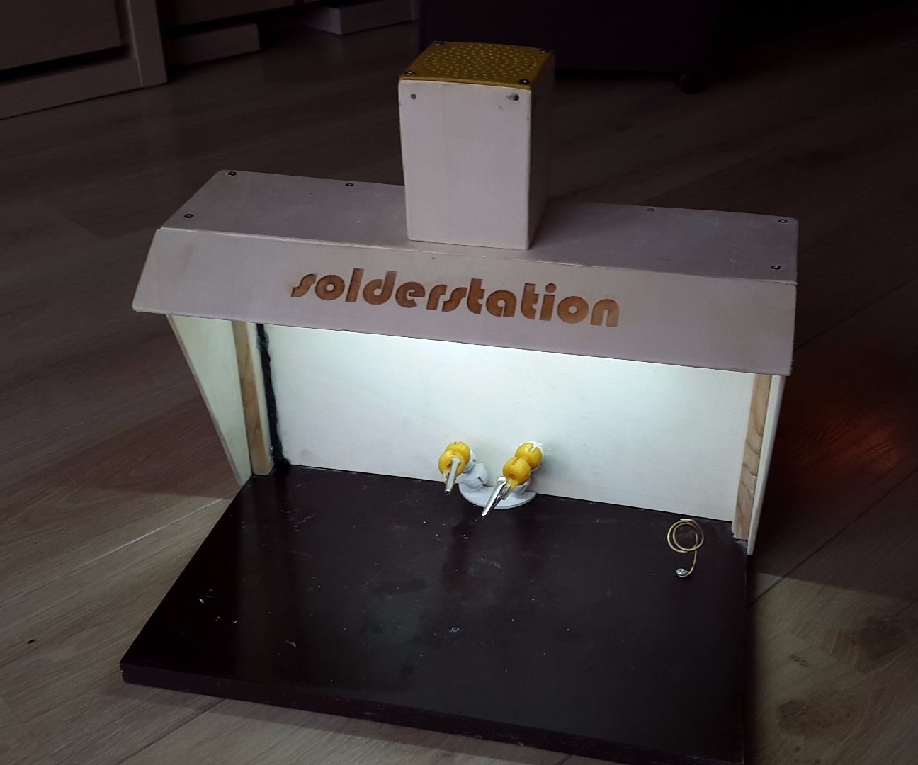 Solder station helping hand