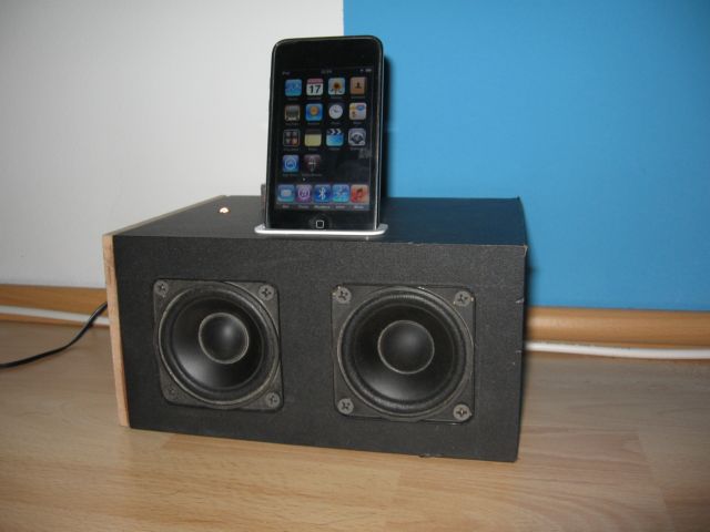 Really loud DIY iPod Touch Dock with speakers