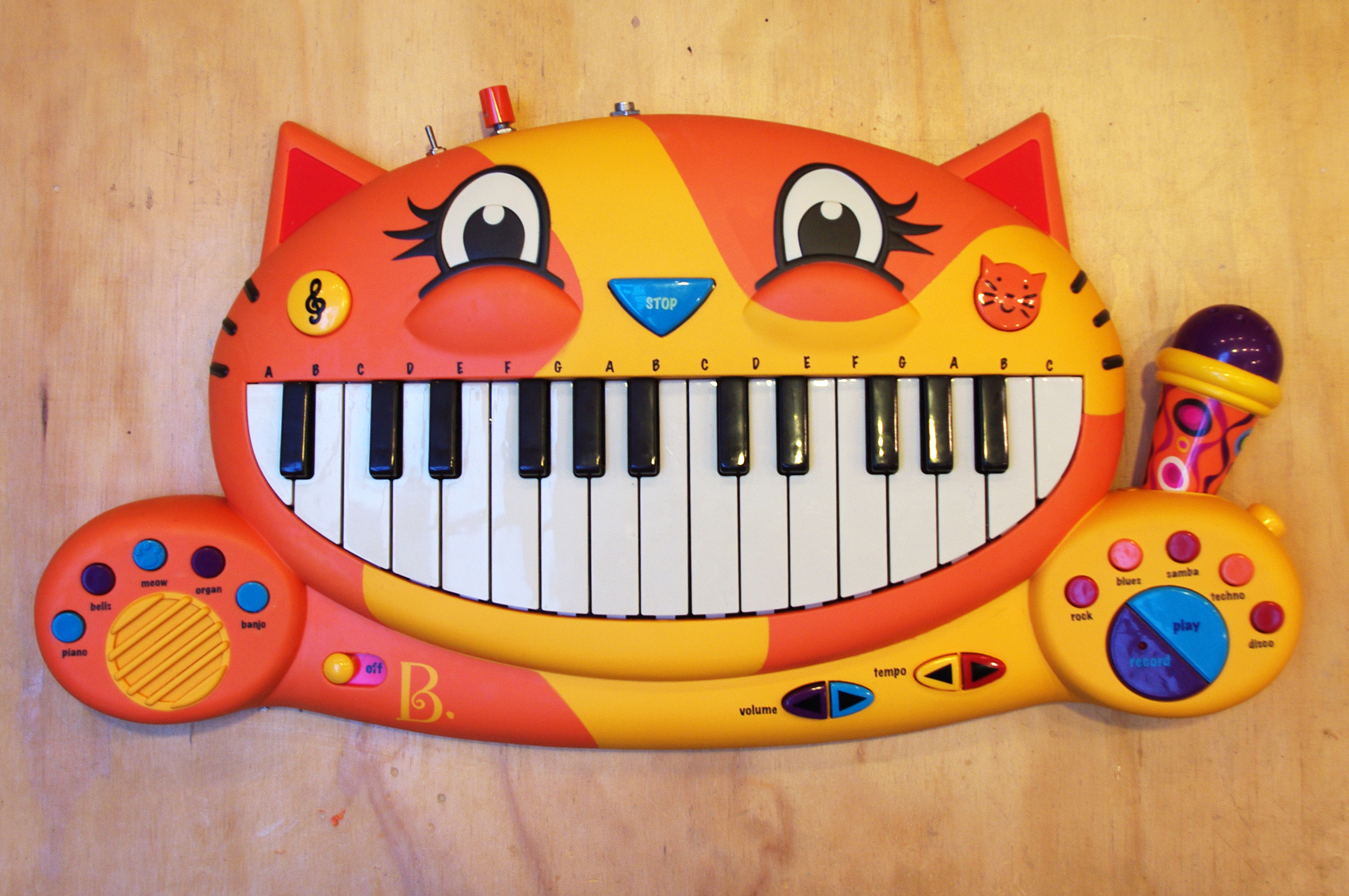 Meowsic Keyboard Output Jack