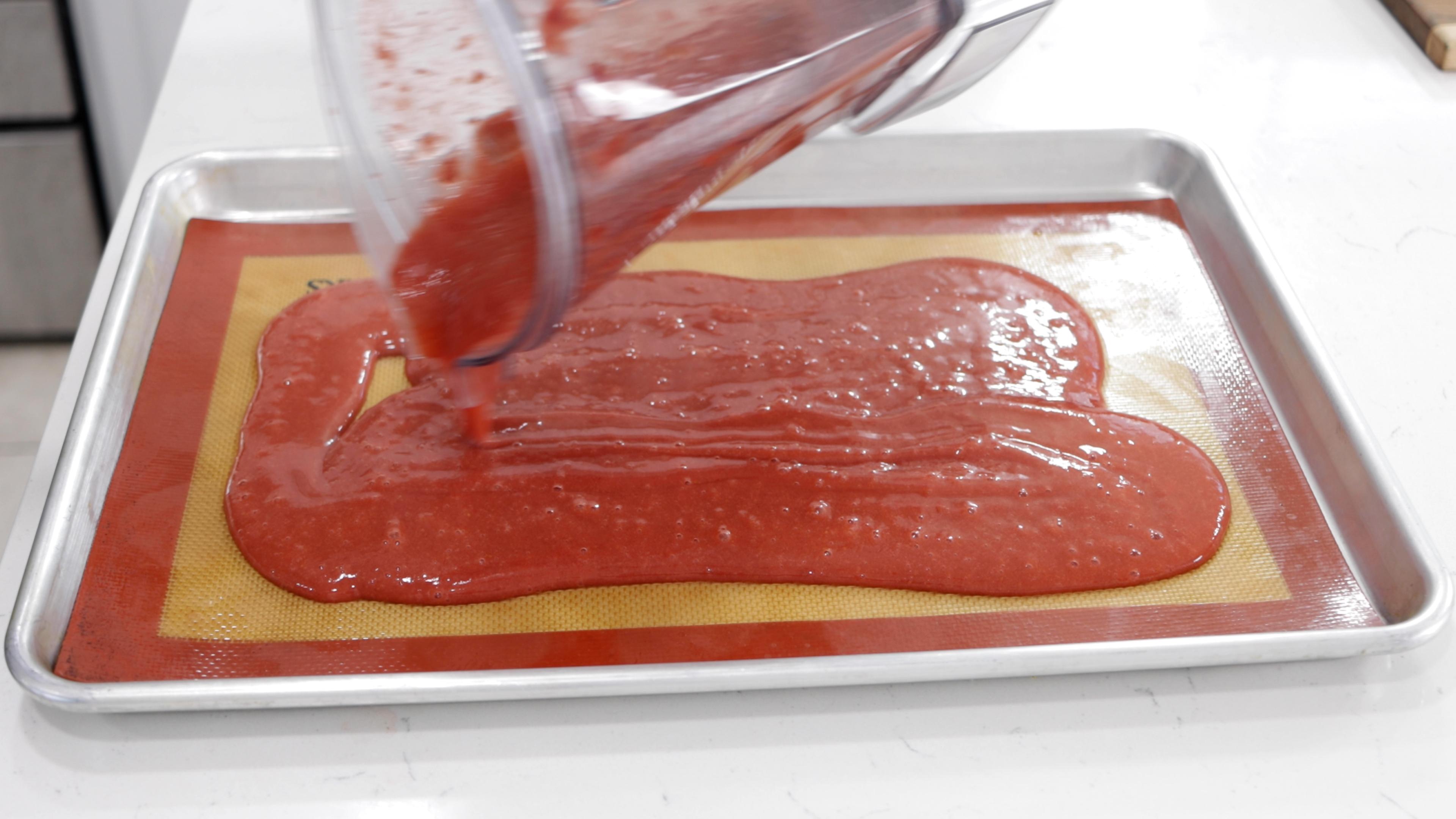 I Made Strawberry Fruit Leather with just 3 ingredients and no dehydrator homemade fruit rollups.00_03_16_07.Still004.jpg