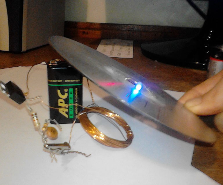 Wireless energy transfer via joule thief circuit