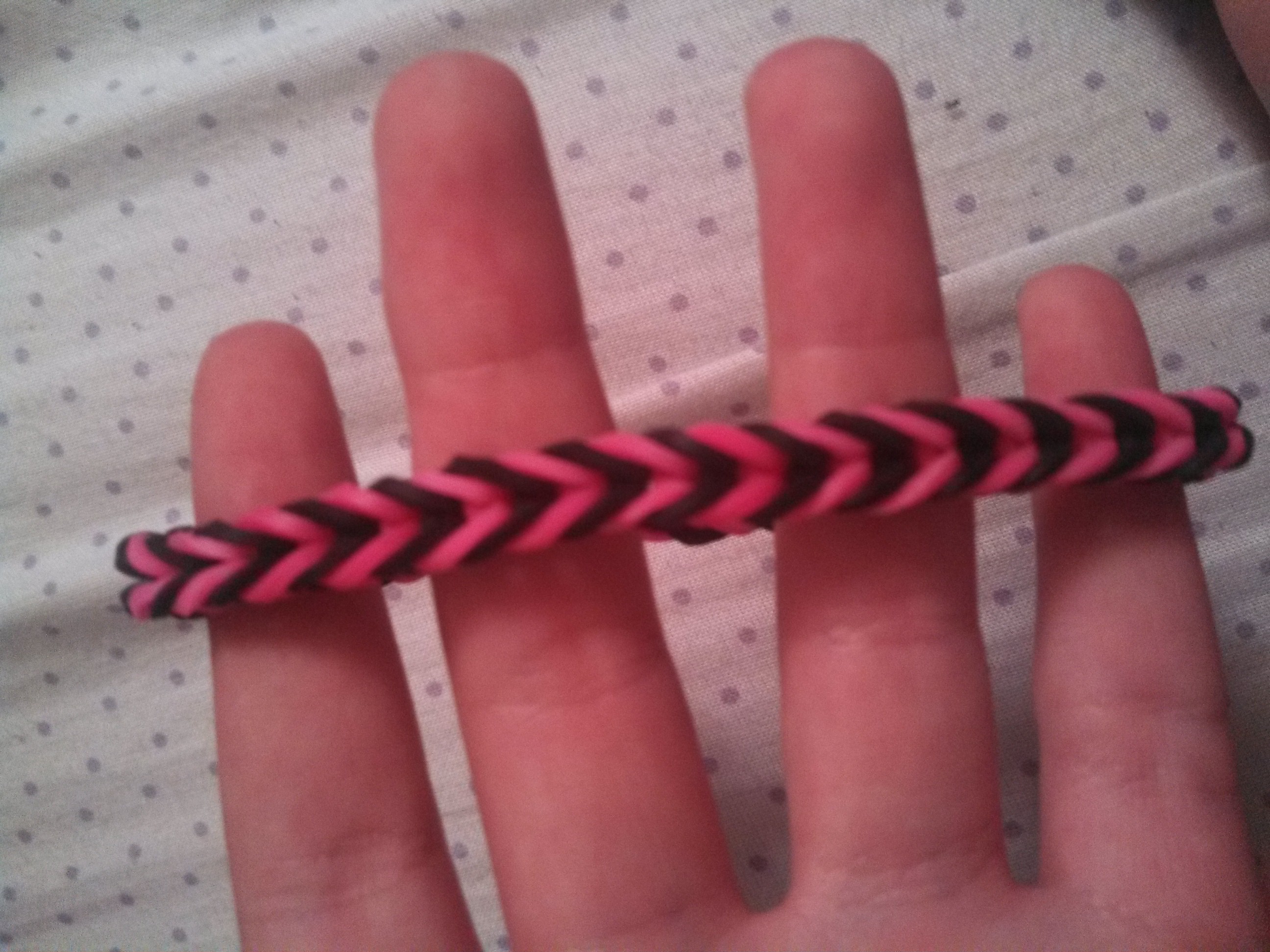 How to Make a Rubber Band Bracelet... With No Loom!