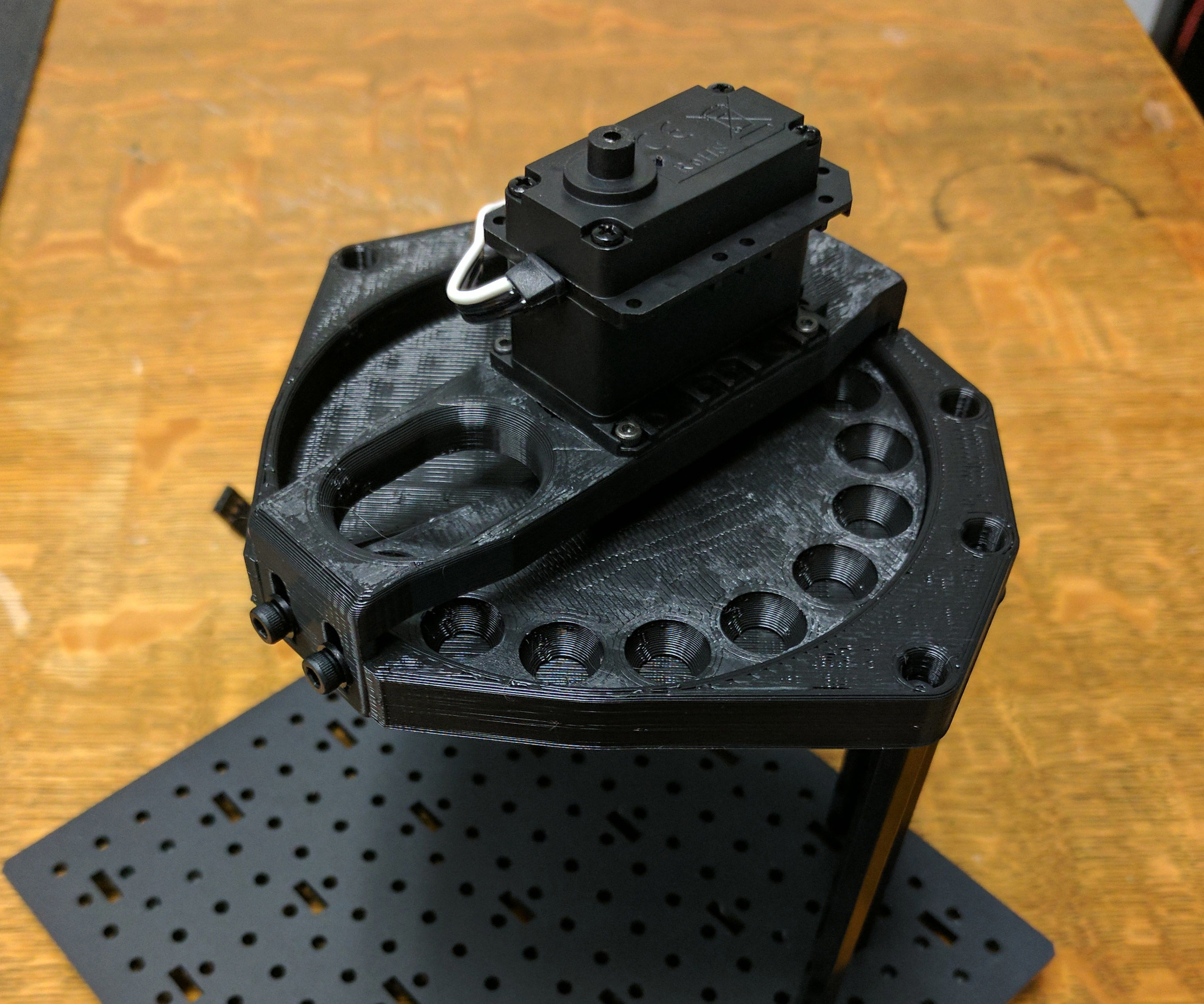 3D Printed Automatic Small Fish Feeder (Single Servo and Arduino)