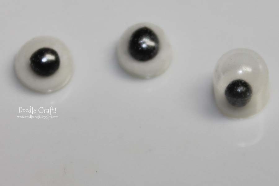 edible googly eyes for marshmallow fondant cakes cupcakes halloween food dessert decorations toppers gelatin caps (24).JPG