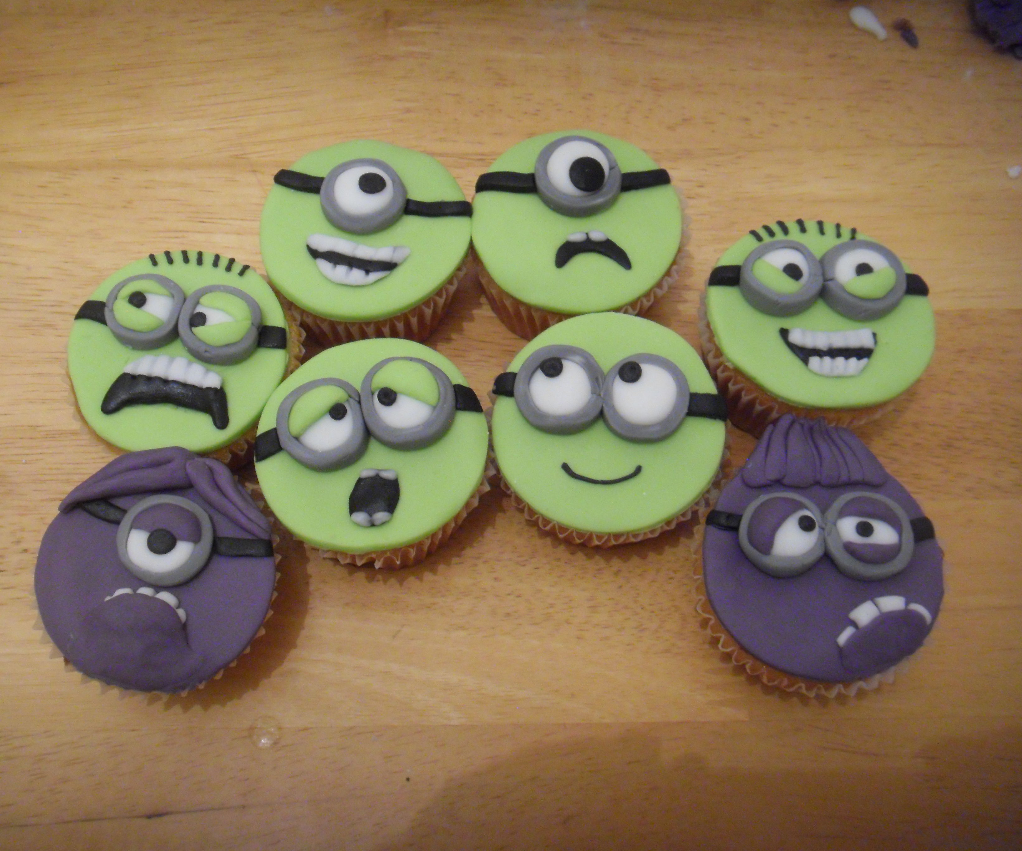 Minion Cupcakes