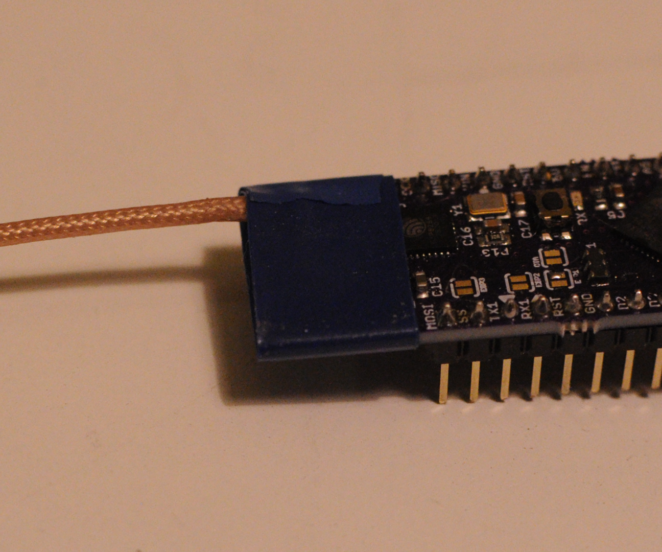 Adding an external antenna to the Arachnio