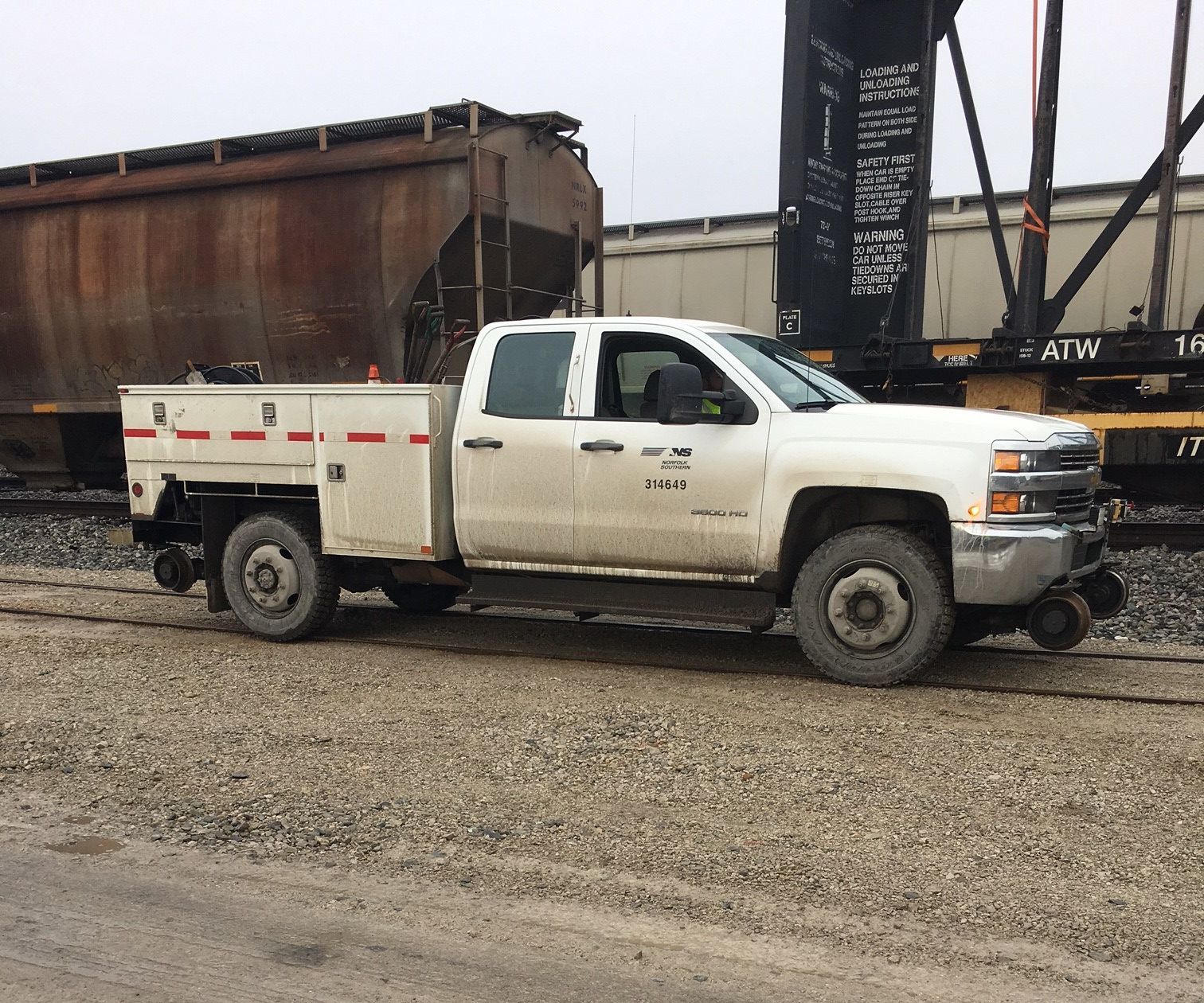How to Set a Railroad Hi-rail Vehicle on the Track