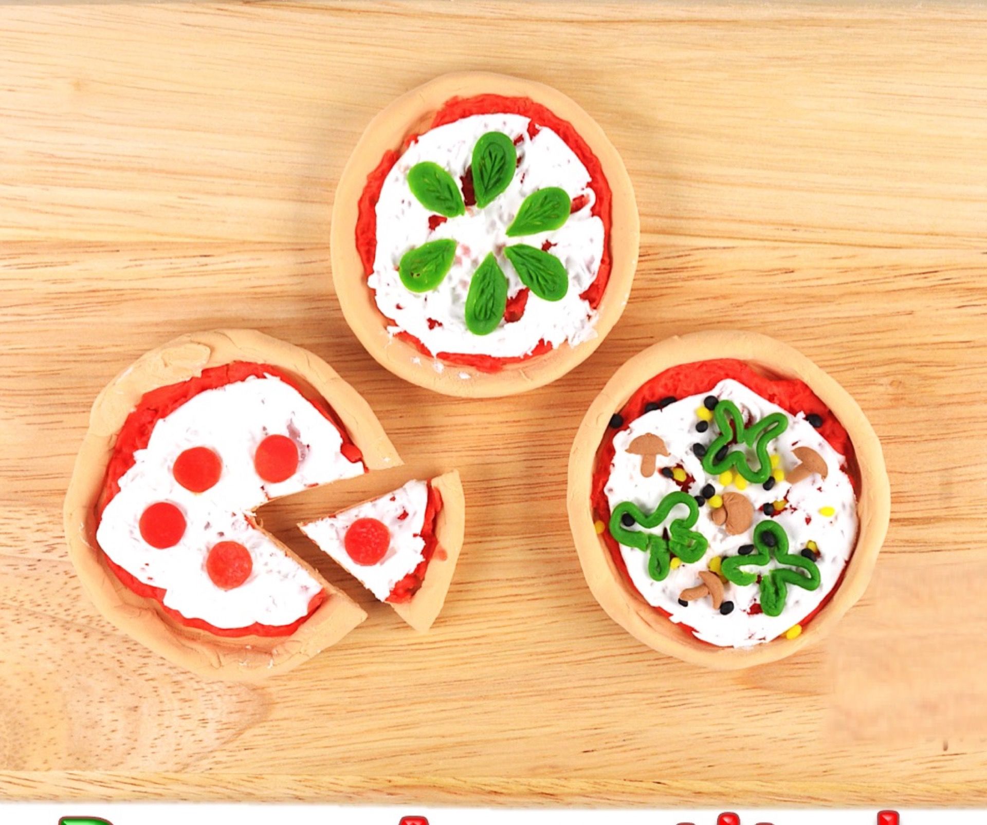 Miniature Play-Doh Pizzas