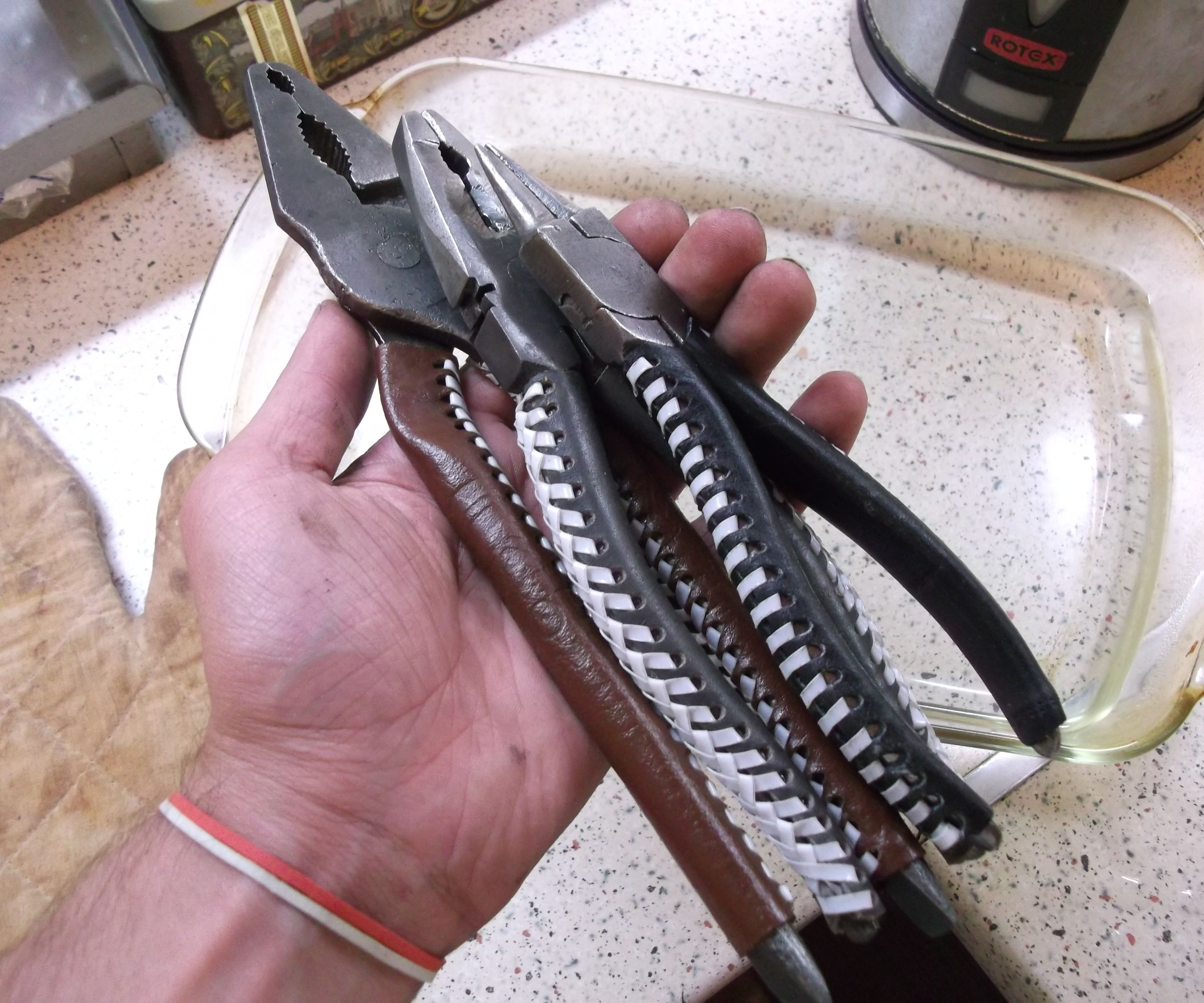 Making/Fixing Tool Grips With Plastic Bottle String