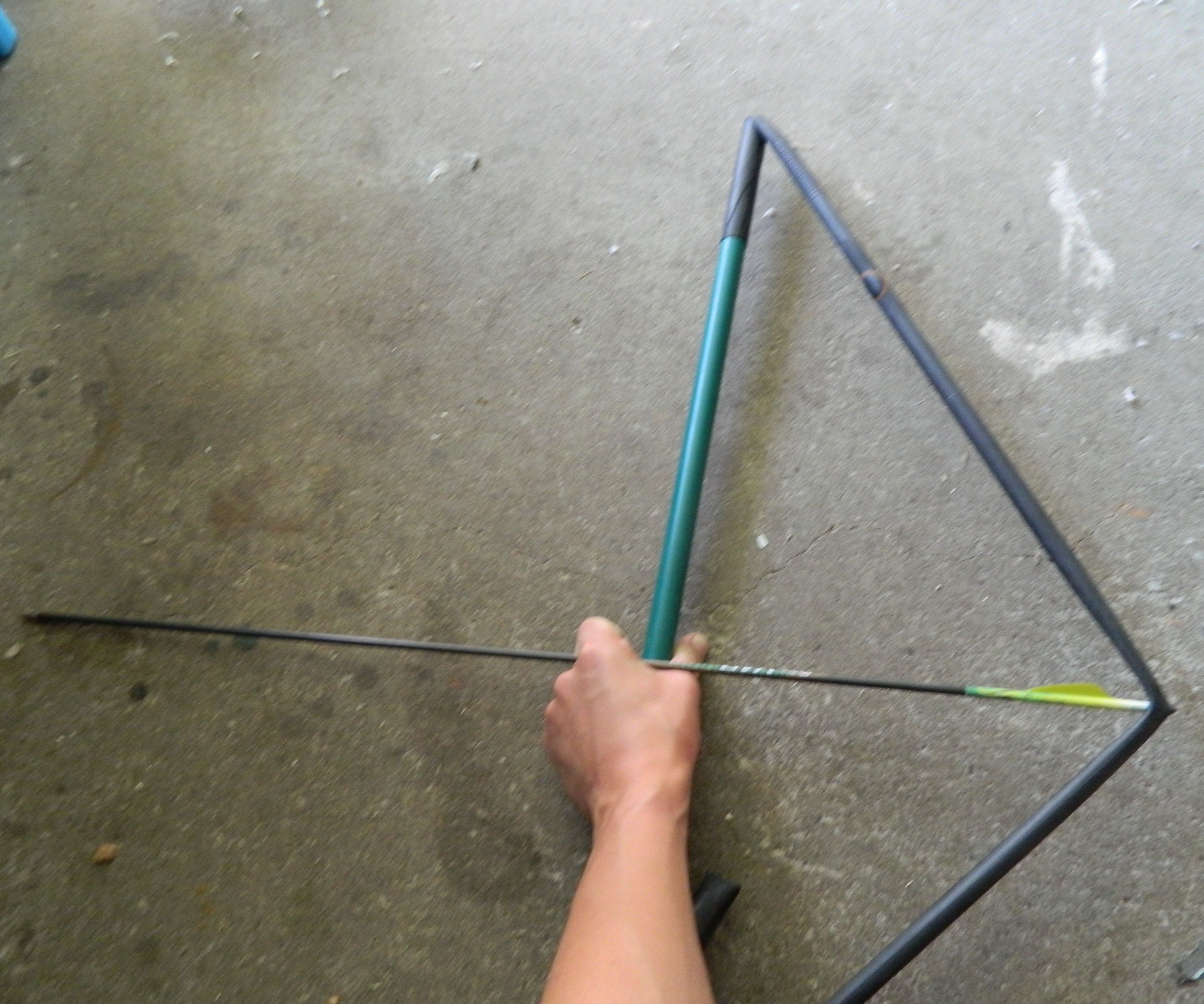 How to Make a  Survival Bow / Whip