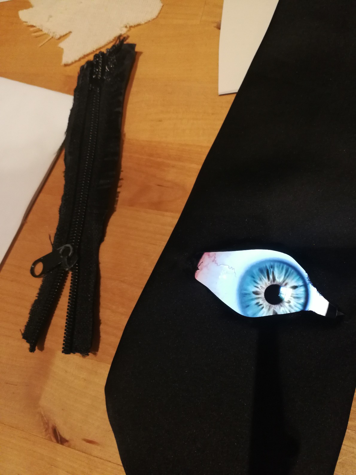 Crazy Eyeball Necktie - Last Minute Office Halloween Idea