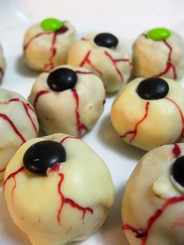 6 Terrifying Treats for Your Halloween Party.