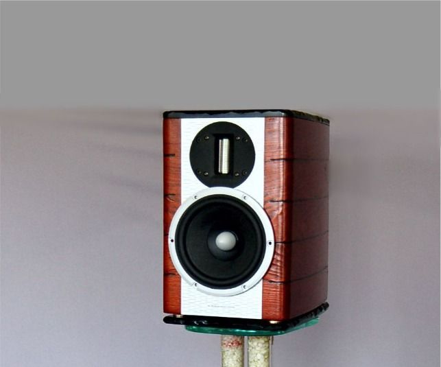 High- End audiophile bookshelf speakers