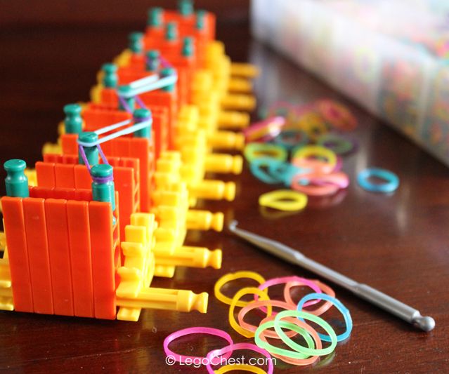 How to Build a Rainbow Loom Using K'NEX