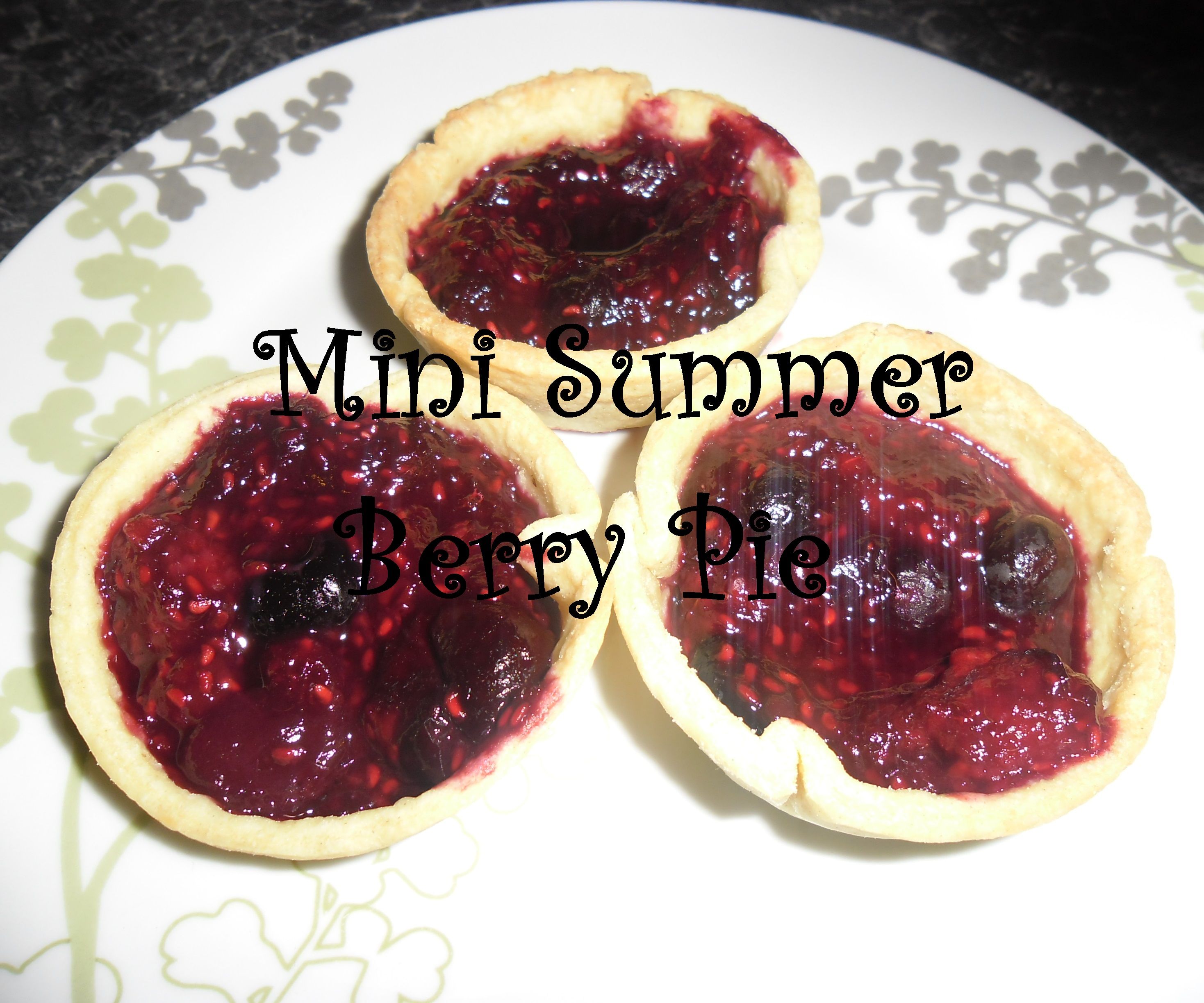 Mini Summer Berry Pie