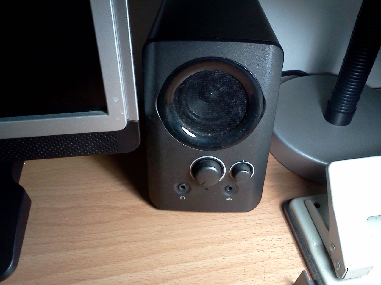 Fixing Corsair SP2200 Crackling