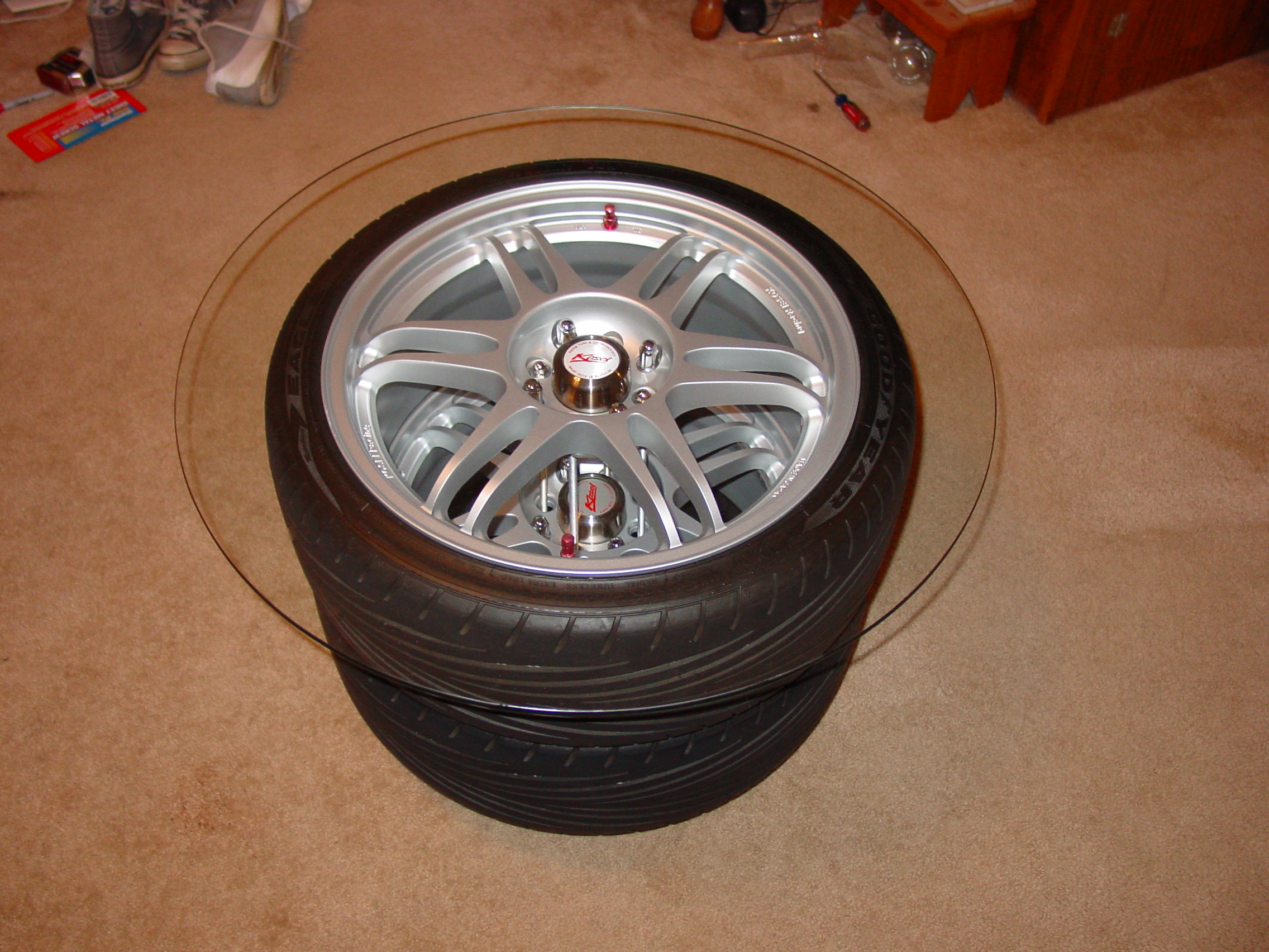 Make a Table Out of Those Old Wheels in Your Garage