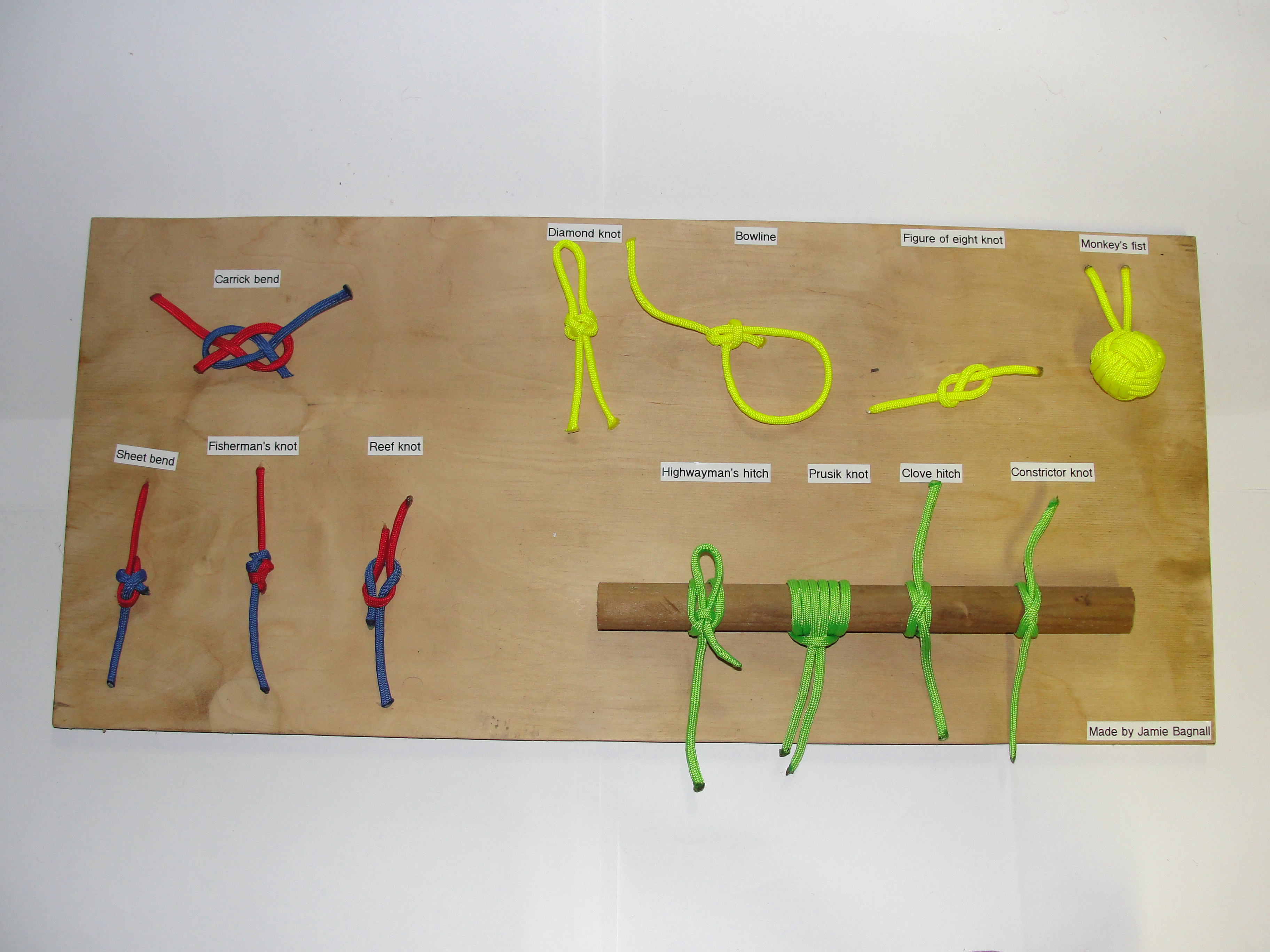 Paracord Knot Display Bord