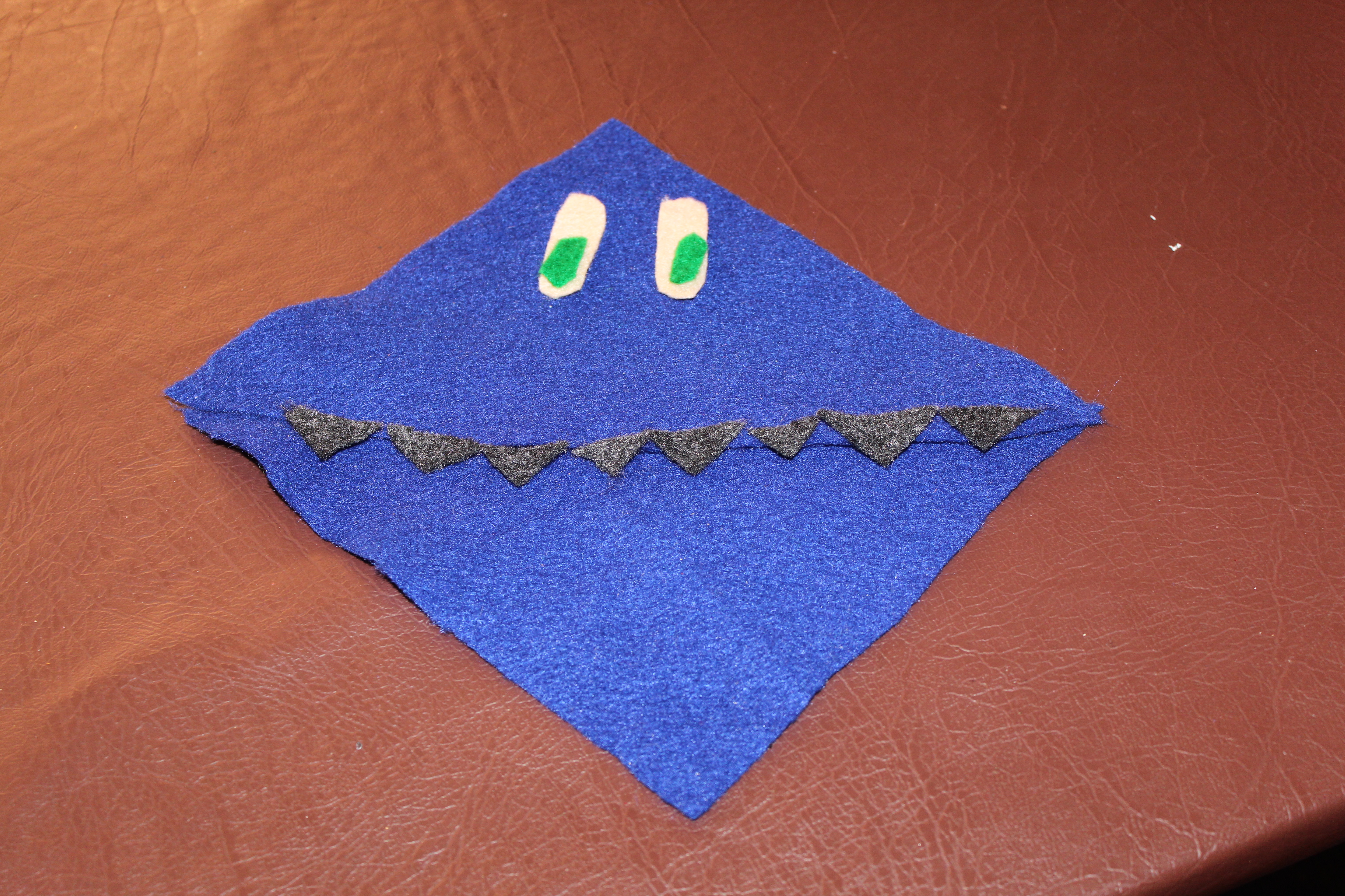Monster bookmark/ face