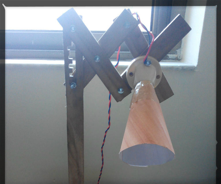 The Scissor Lamp