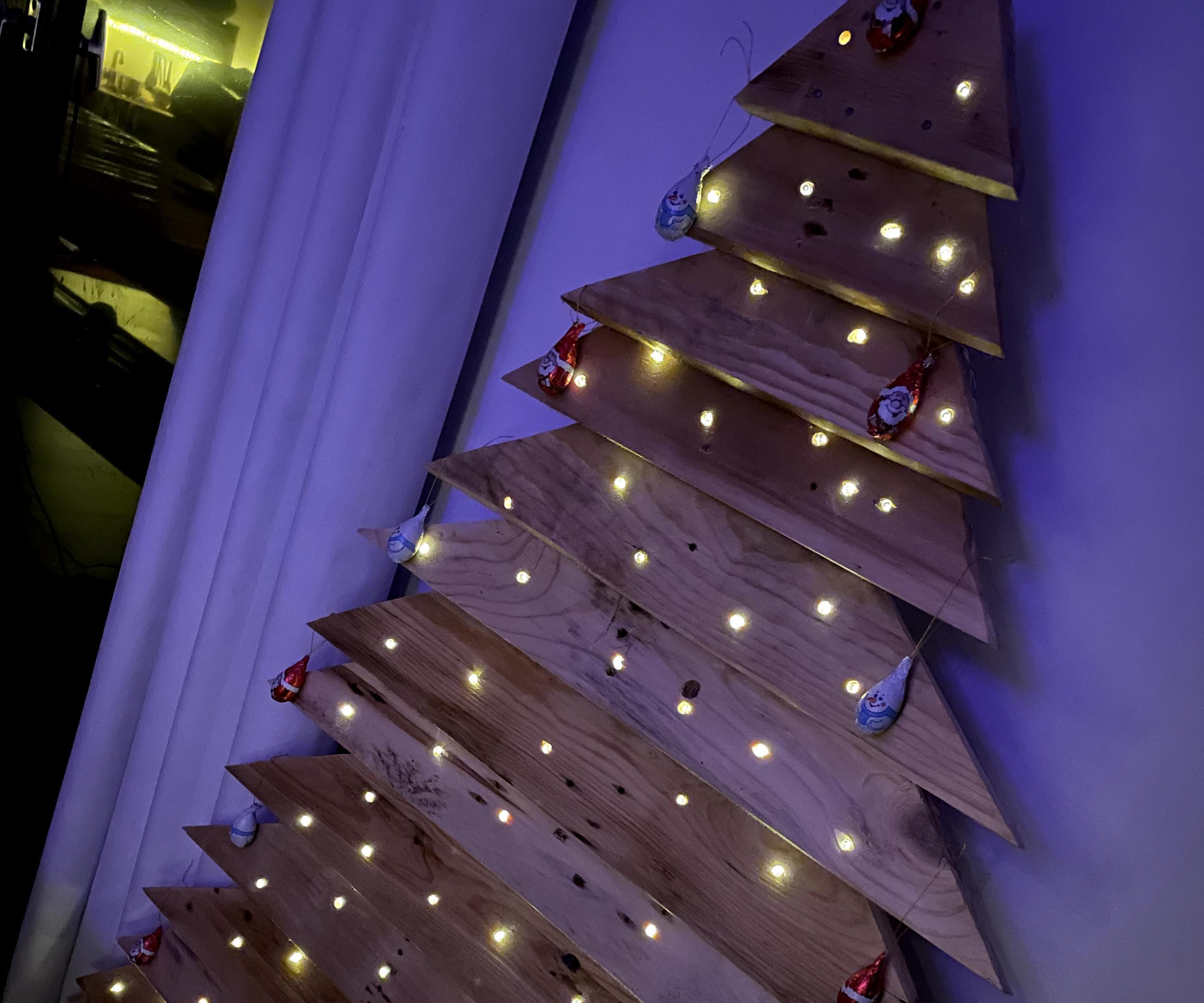 Pallet Christmas Tree With Lights