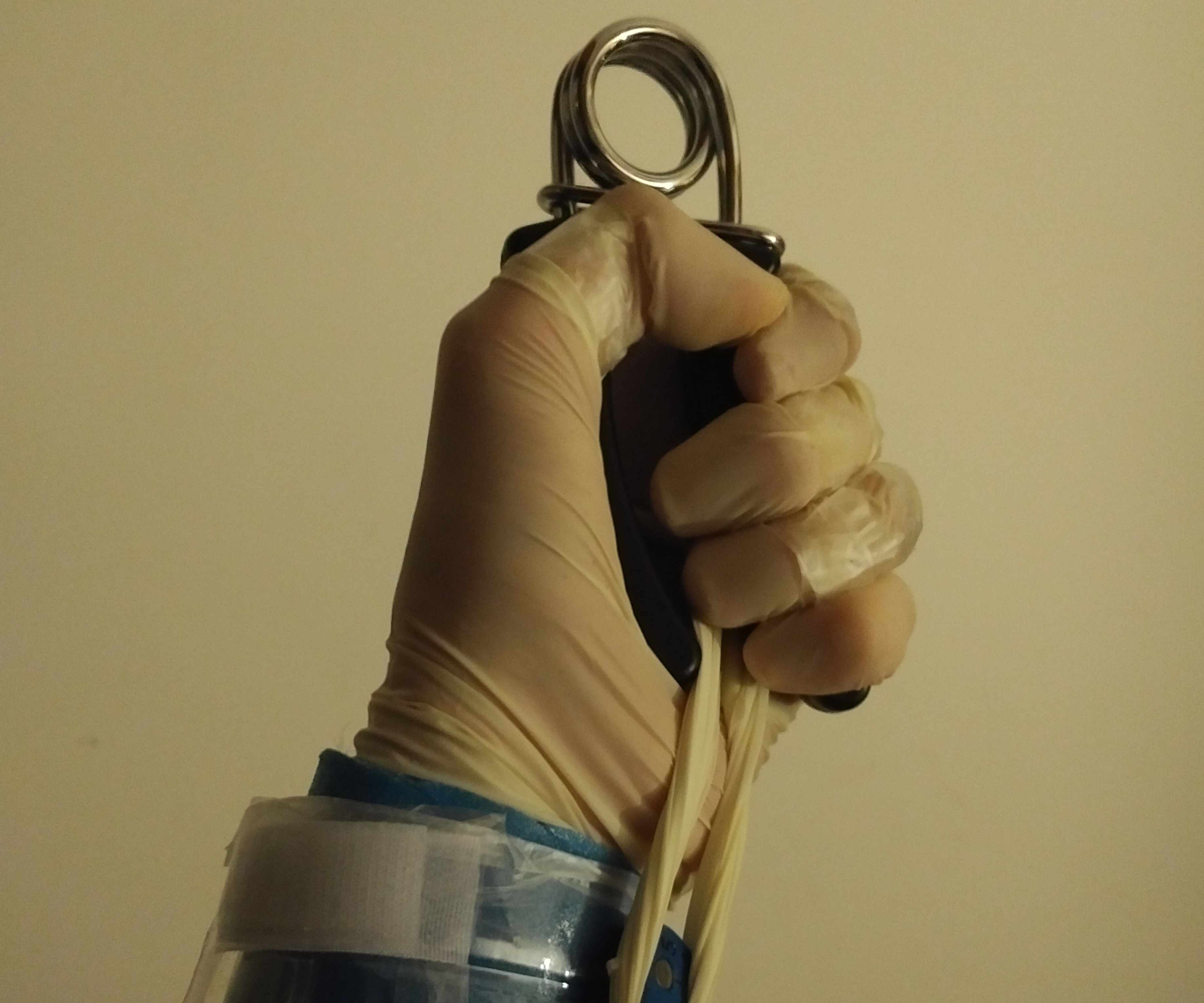 Overcoming suit atmosperic pressure: Gauntlet of gripping