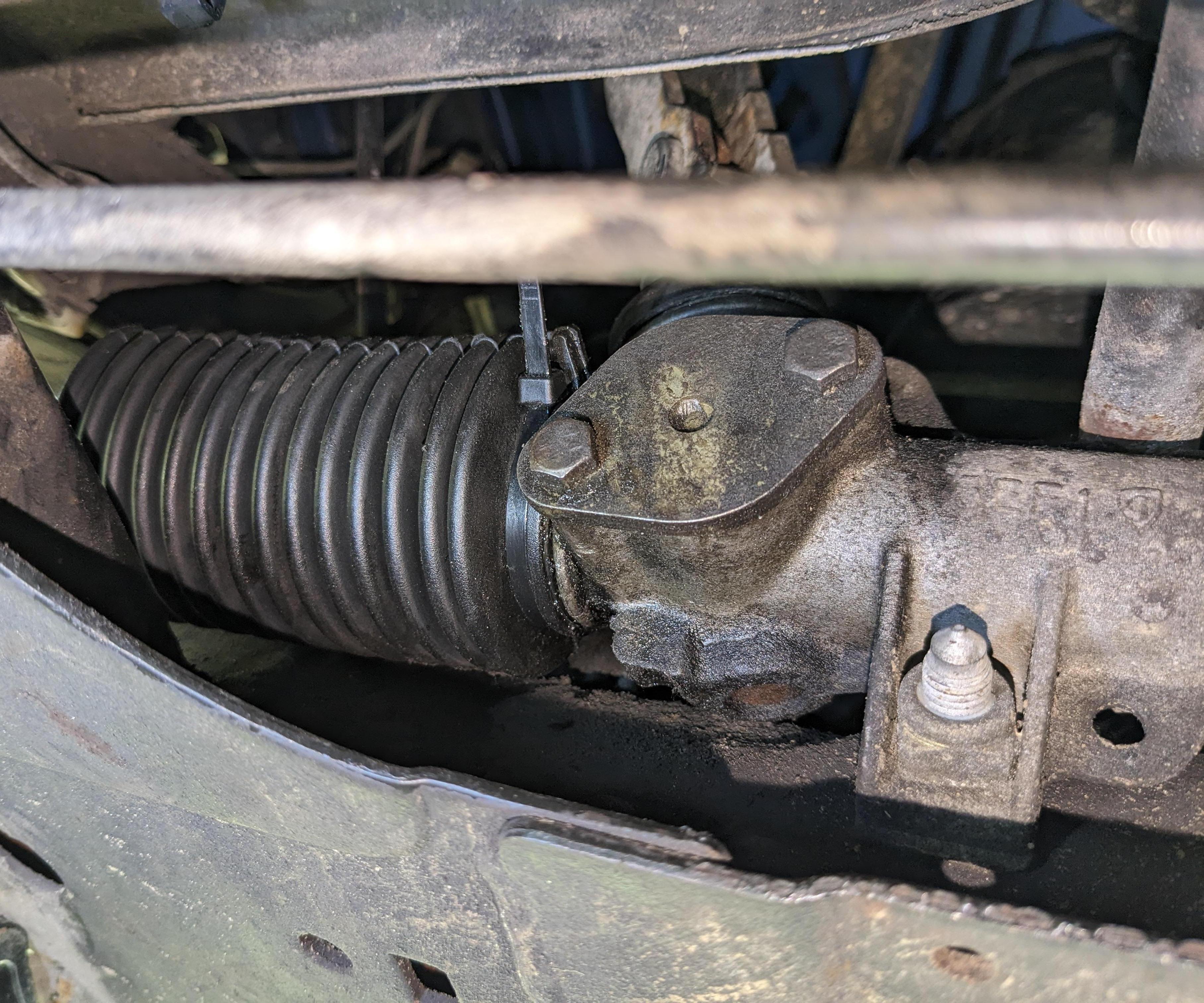 Replacing Steering Rack Boots on a Peugeot 205