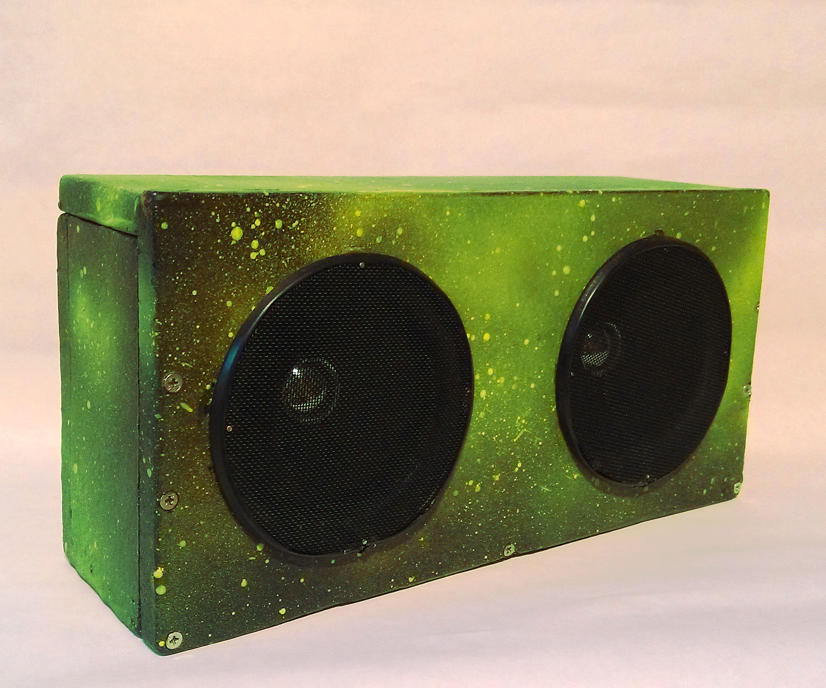 DIY Bluetooth Speaker Under 5$