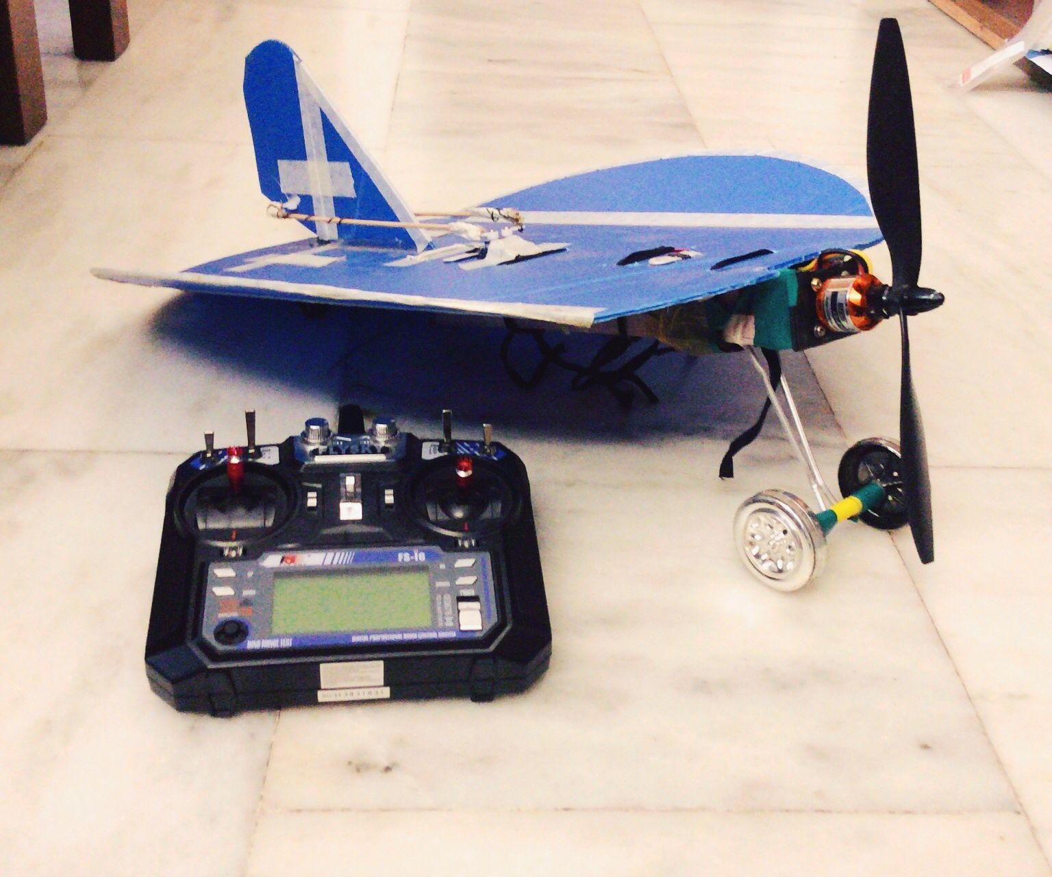 DIY SWAPPABLE STUNT PLANE 2.0