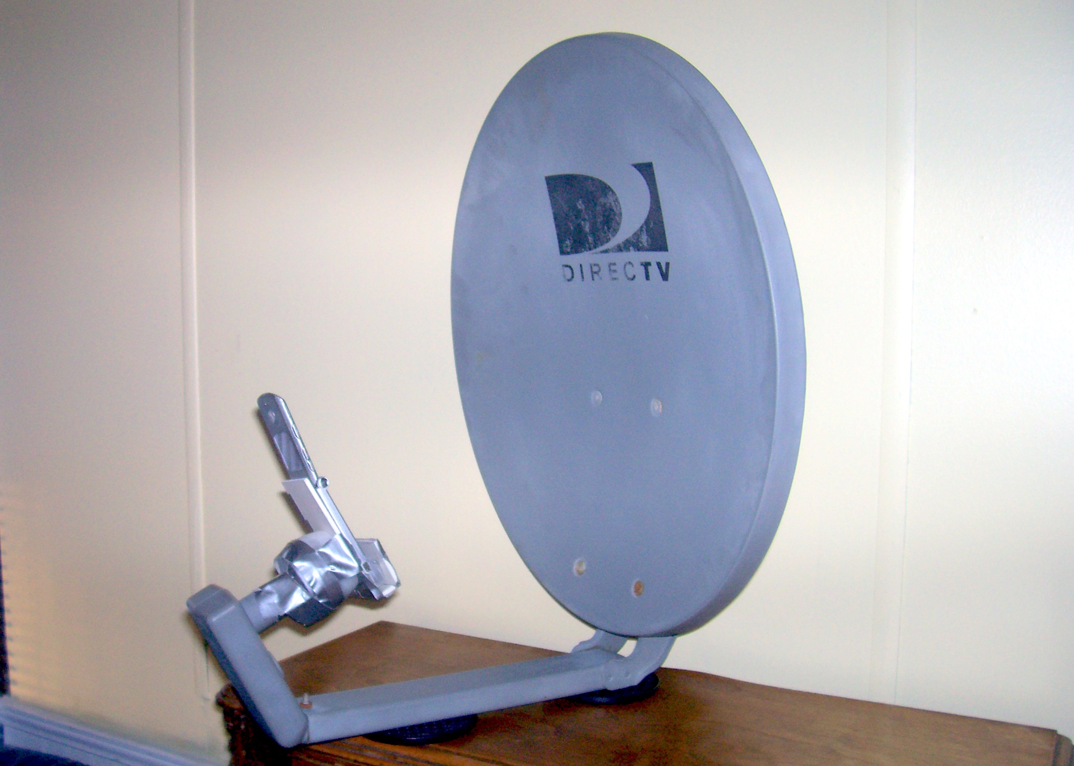 Repurposed Satellite Dish Antenna Captures Wi-Fi and Cell Phone Signals