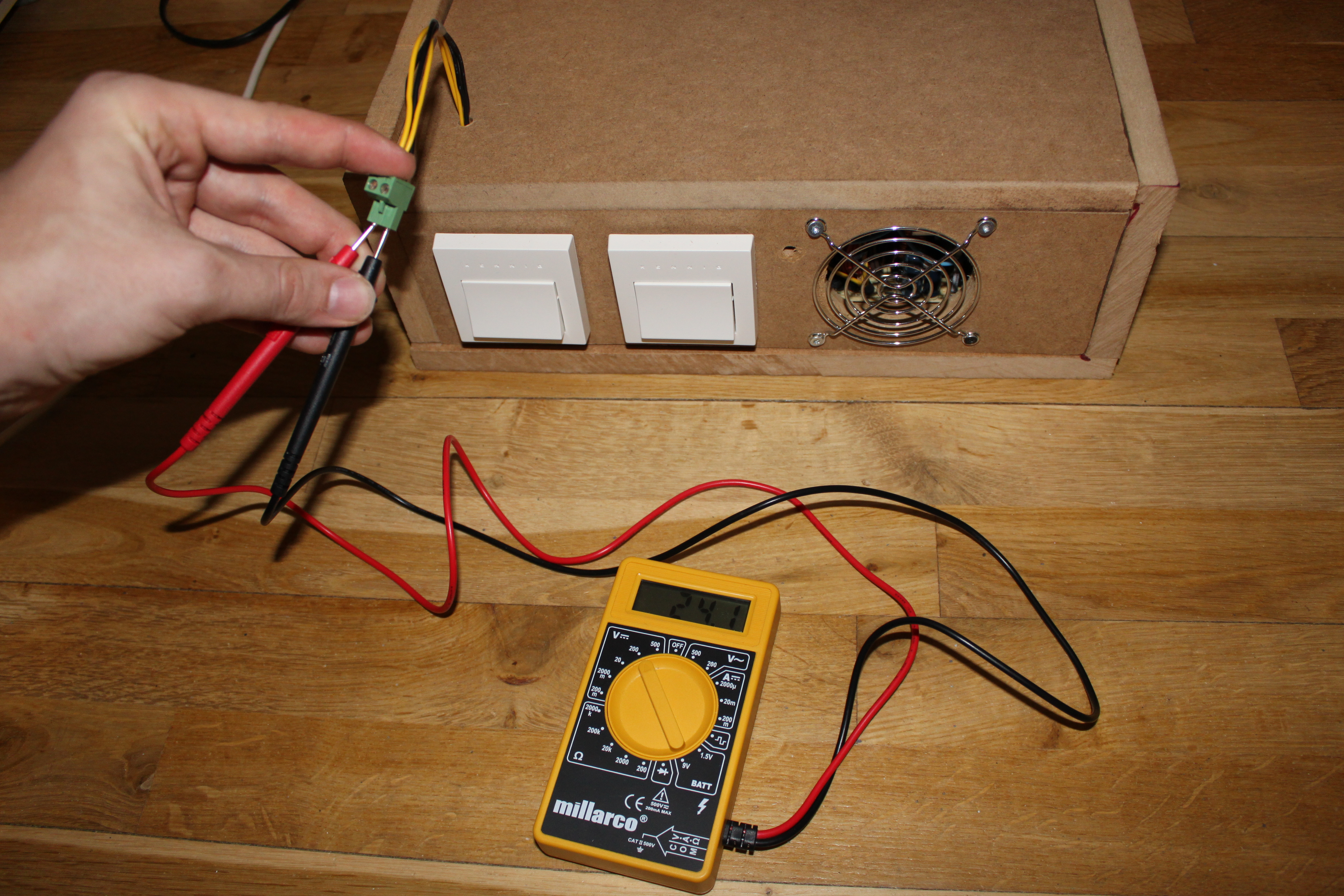 How to build a 24V Power Supply from 2 ATX PSU