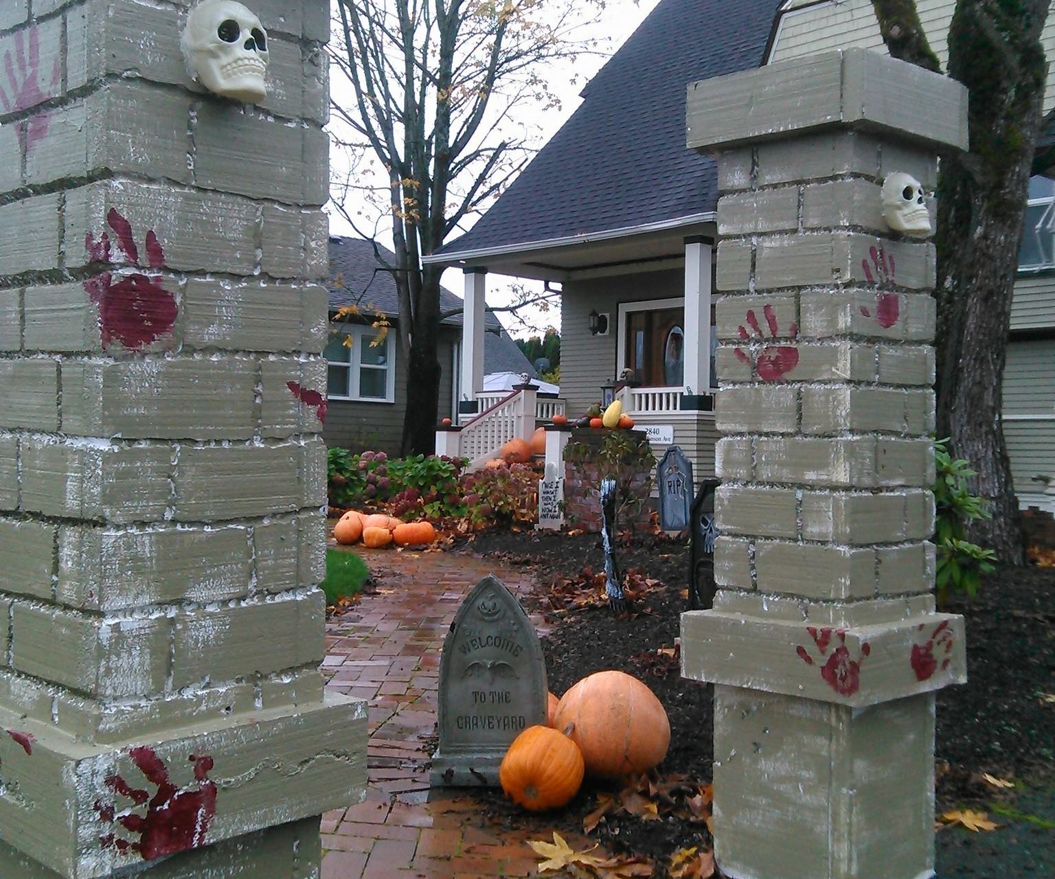 Halloween Cemetery Entry Pillars